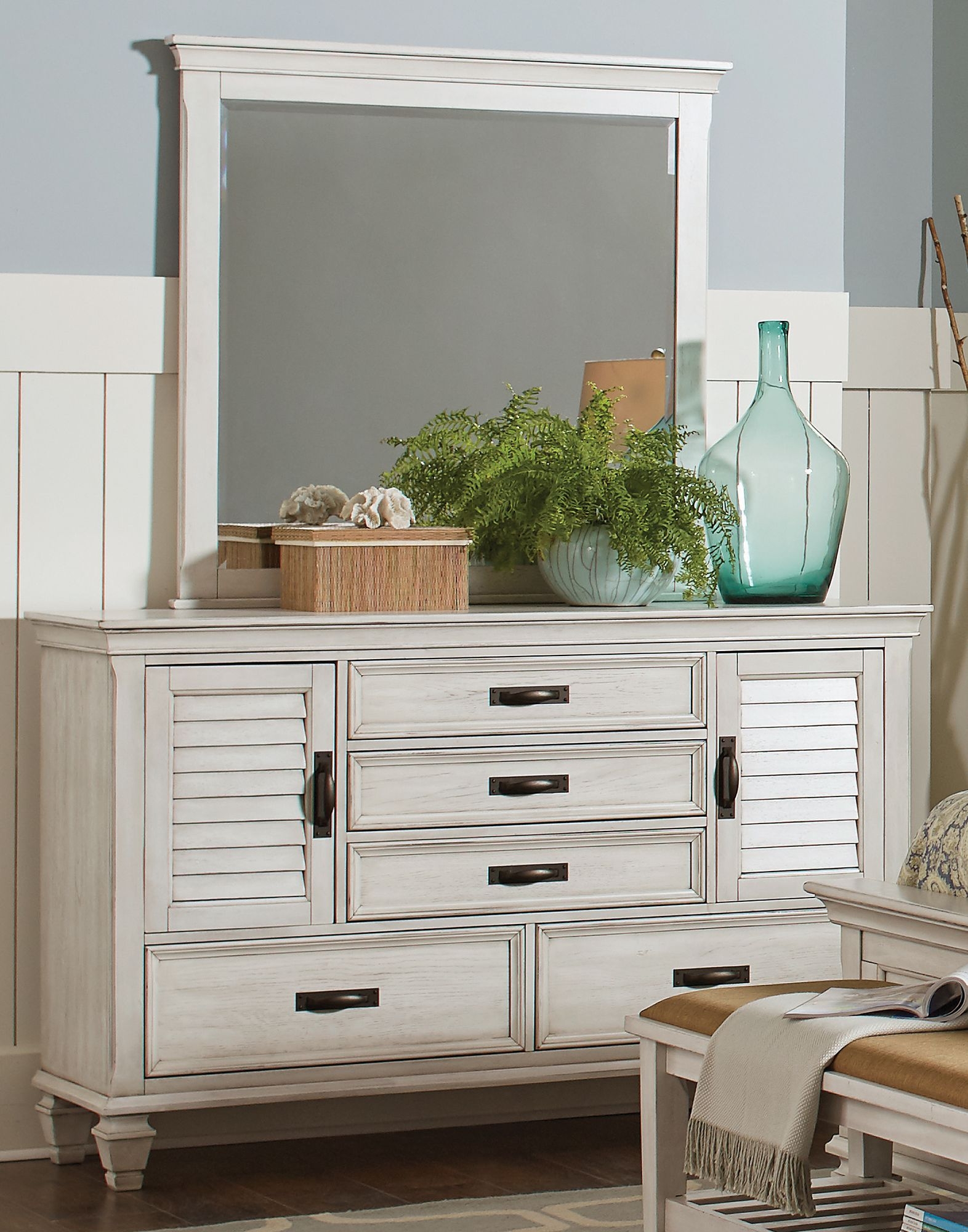 Franco Wood Dresser w/5 Drawers