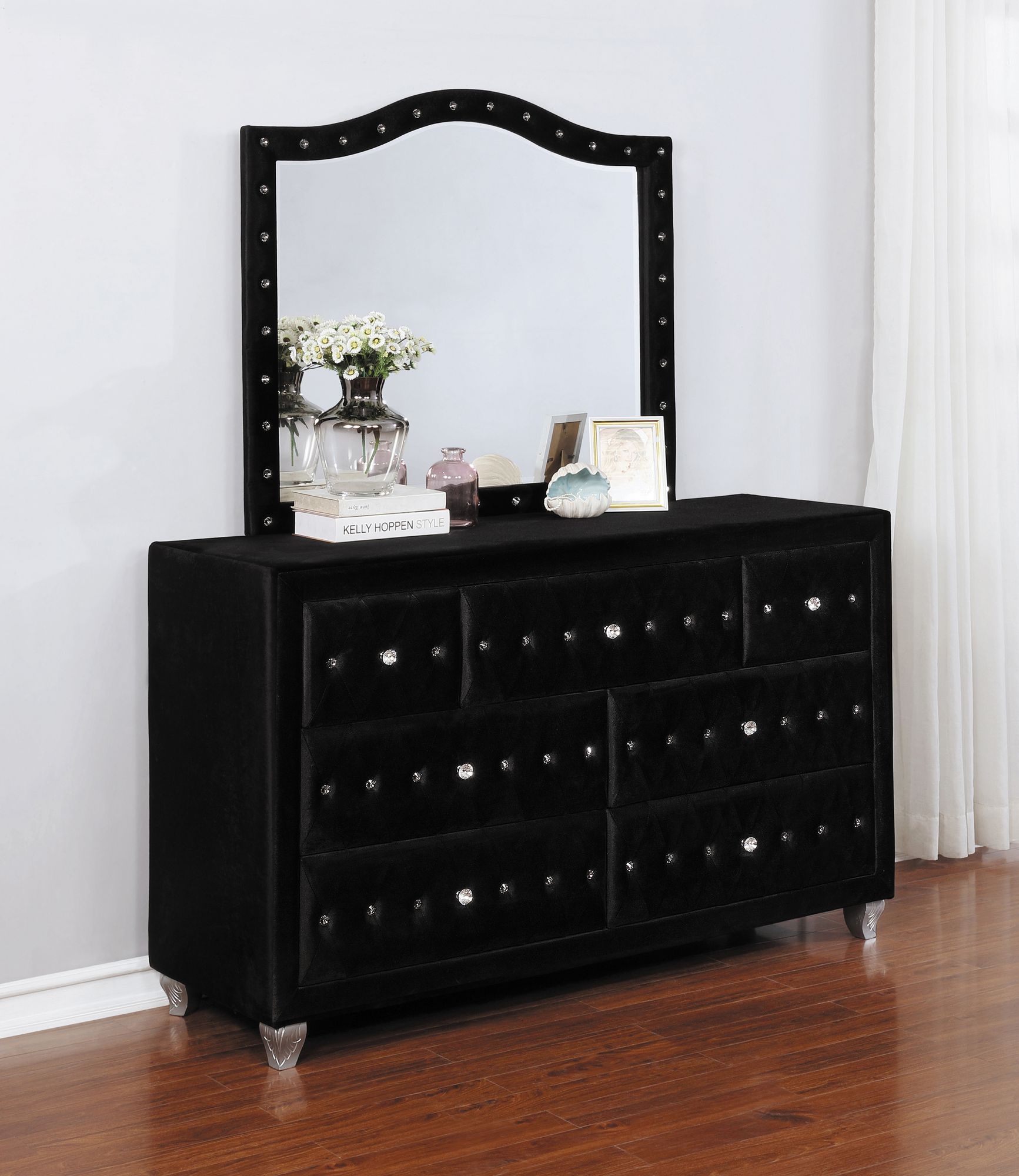 Deanna Velvet Dresser w/7 Drawers
