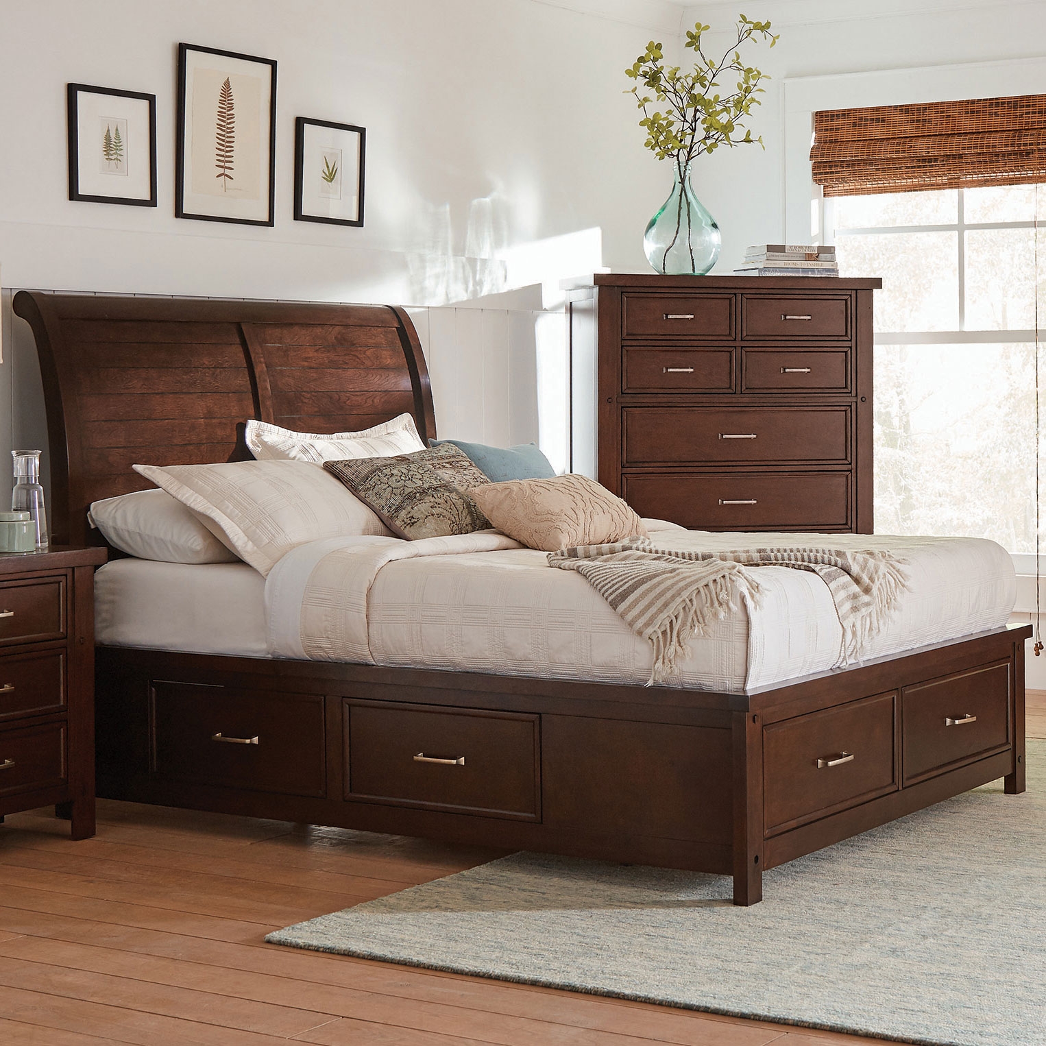 Barstow Wood Storage Platform Bed, Queen Size
