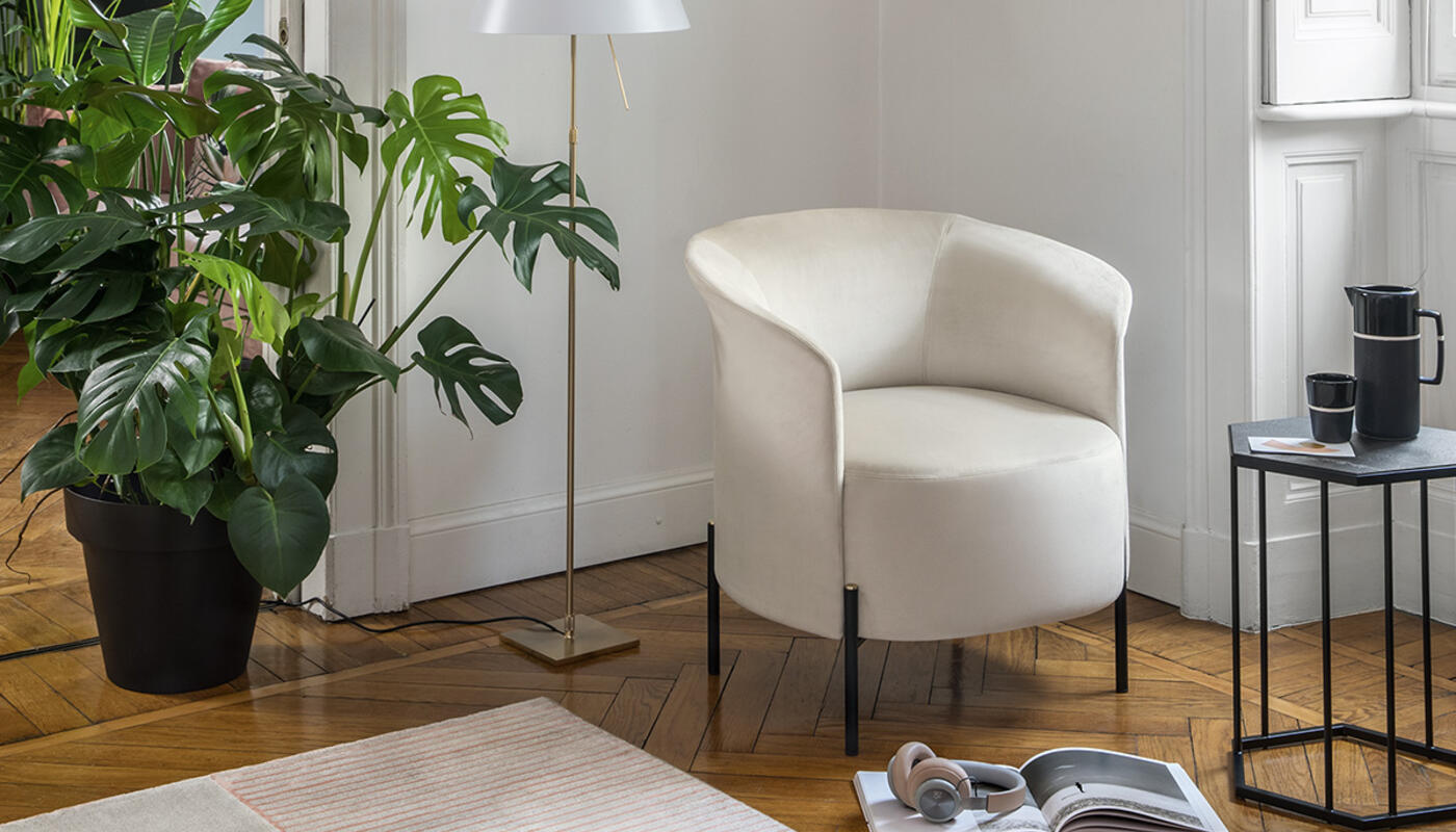 Rendez-Vous Fabric/Metal Customizable Upholstered Lounge Armchair
