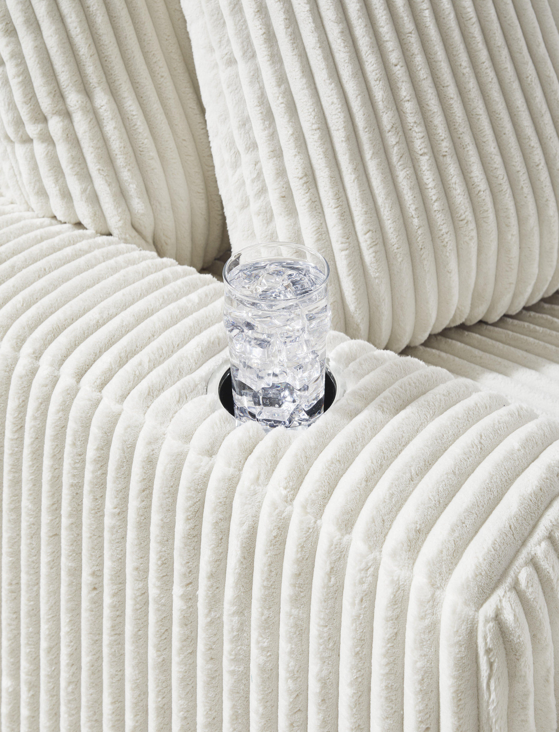 Lindyn Polyester Chaise