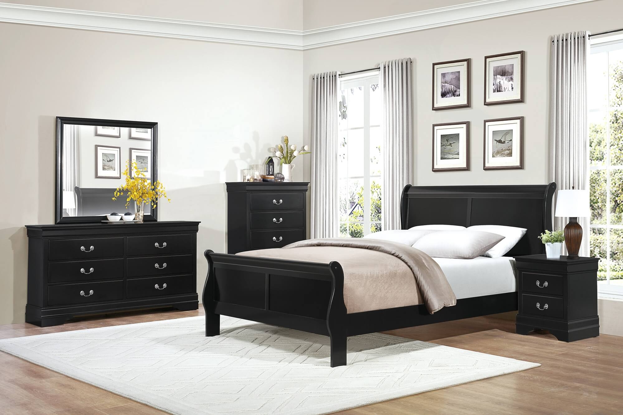 Elegant and Traditional Queen Size