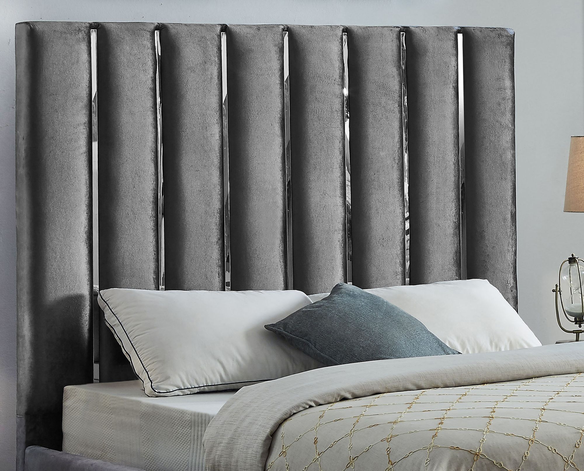 Enzo Velvet Full Size Bed