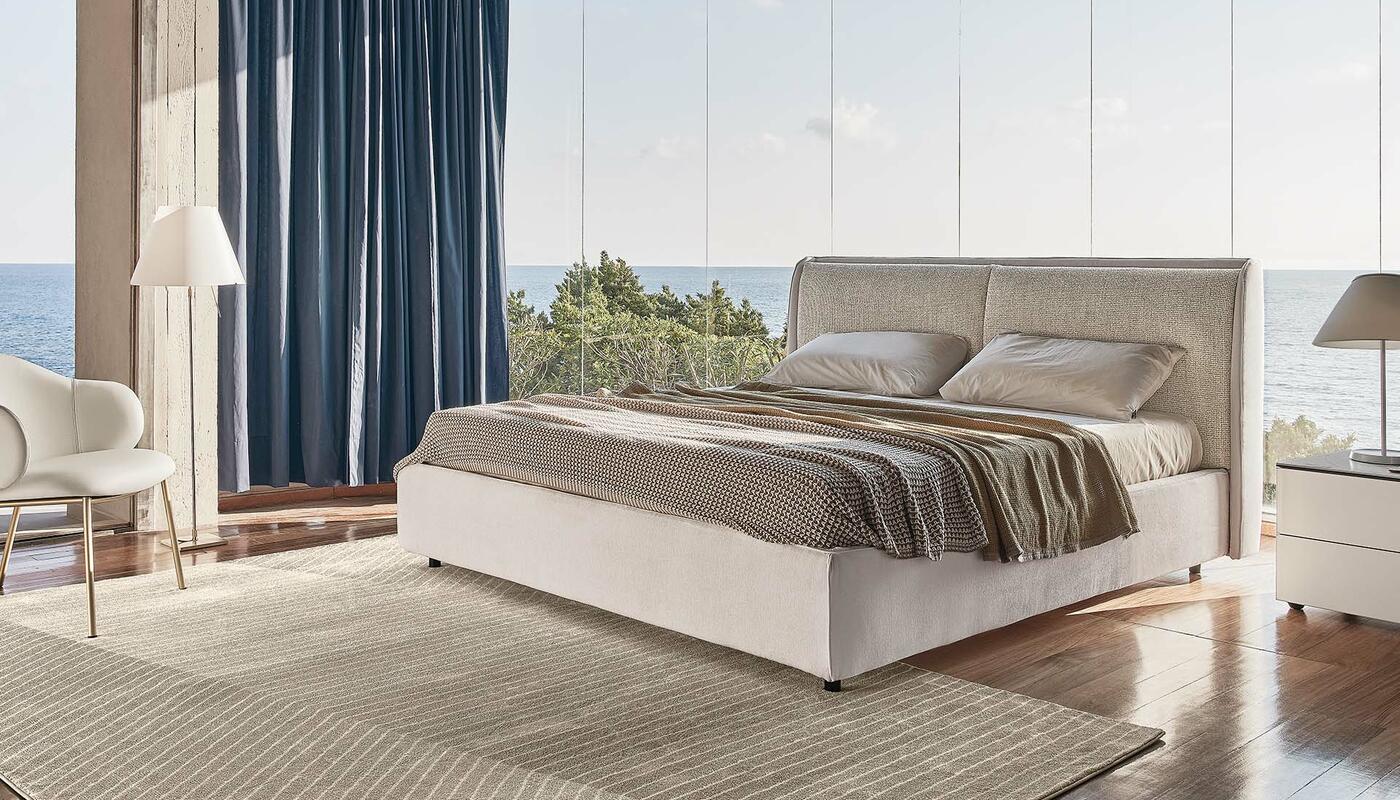 Dolly Voss/Boucle Fabric/Wood Platform Bed, Queen Size