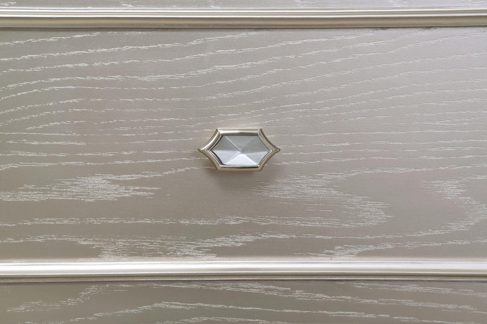 Evangeline Wood Nightstand w/3 Drawers & Dual USB