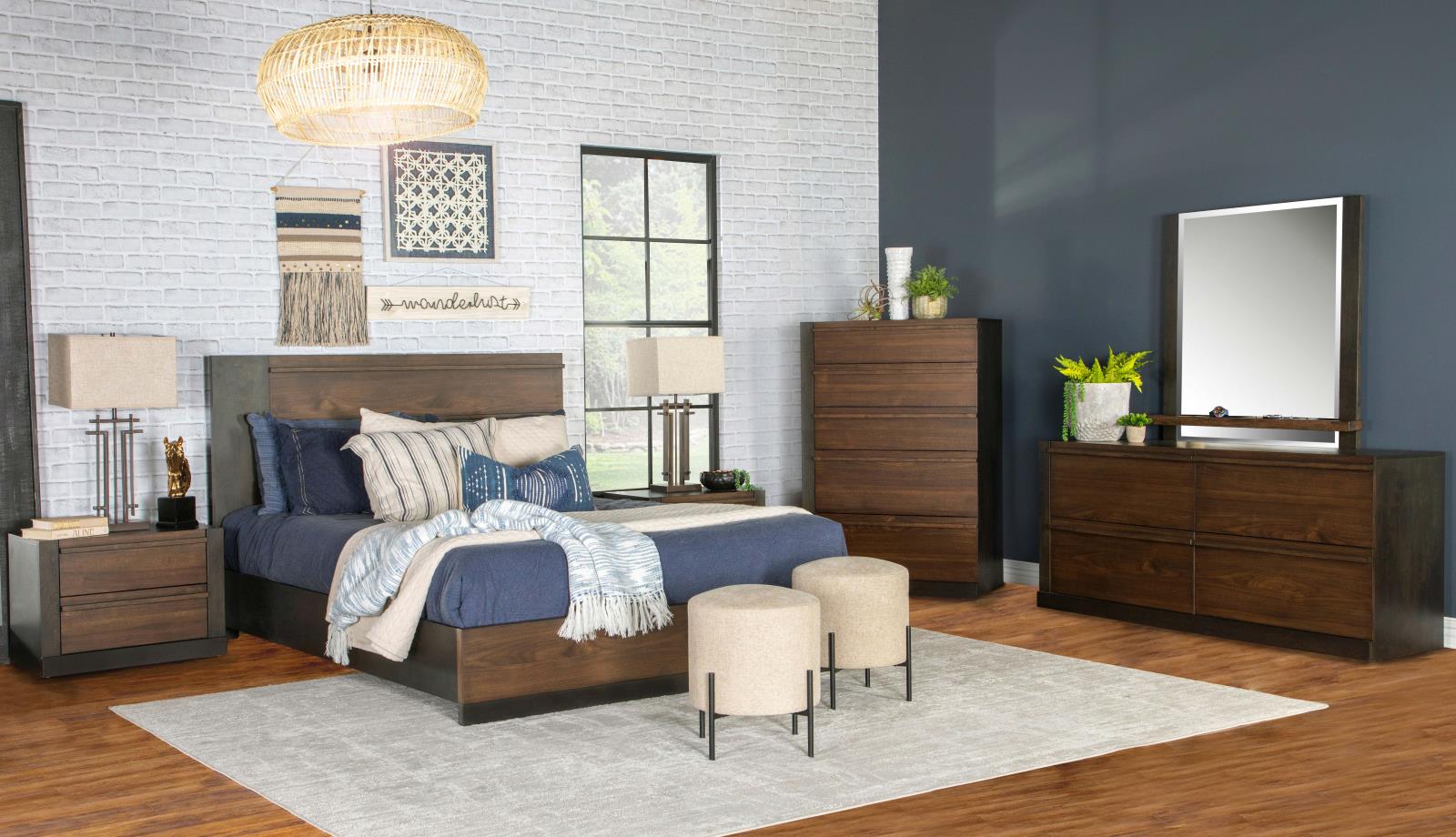 Azalia Wood Dresser w/4 Drawers