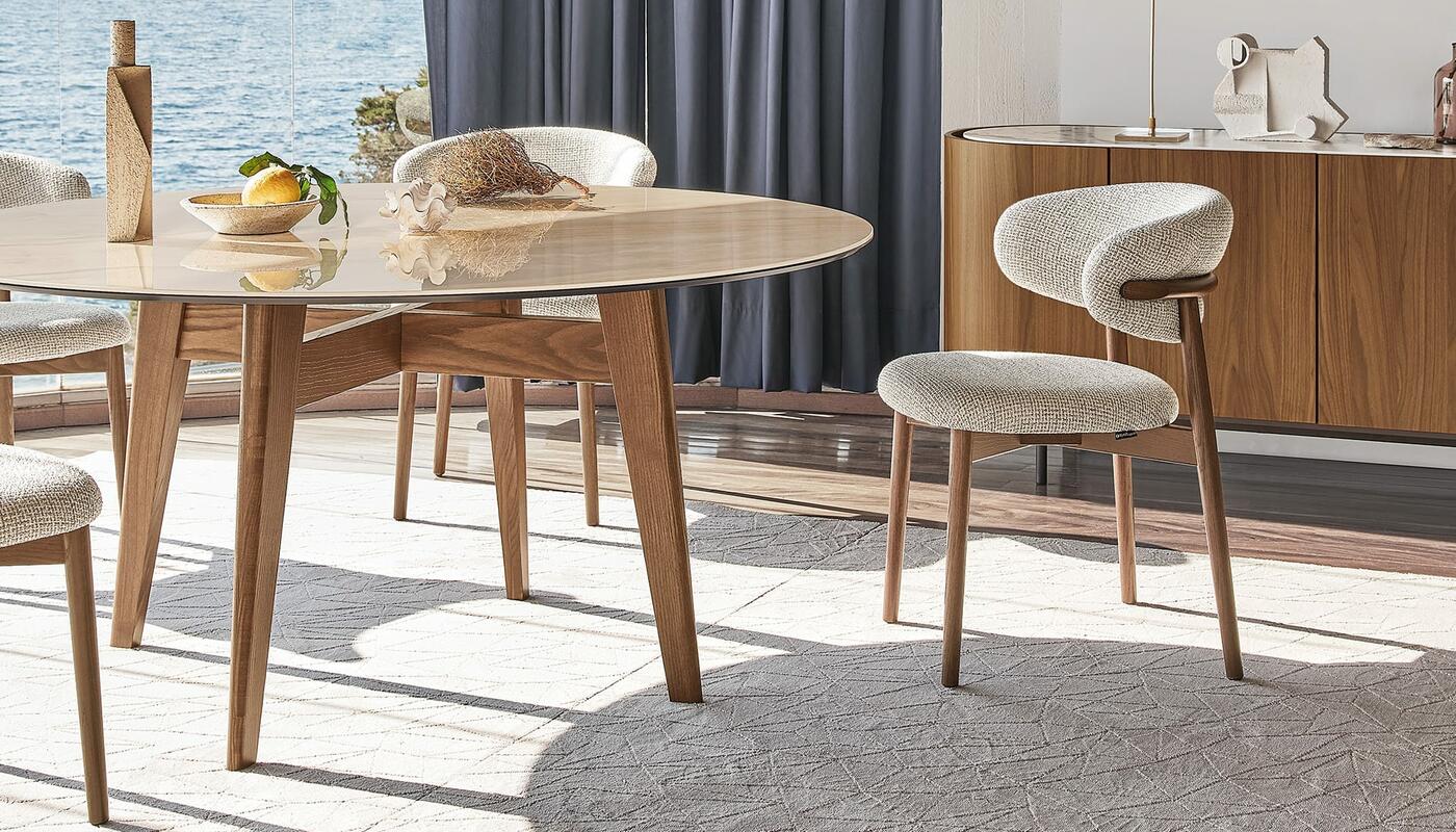 Oleandro Upholstery/Wood Dining Chair