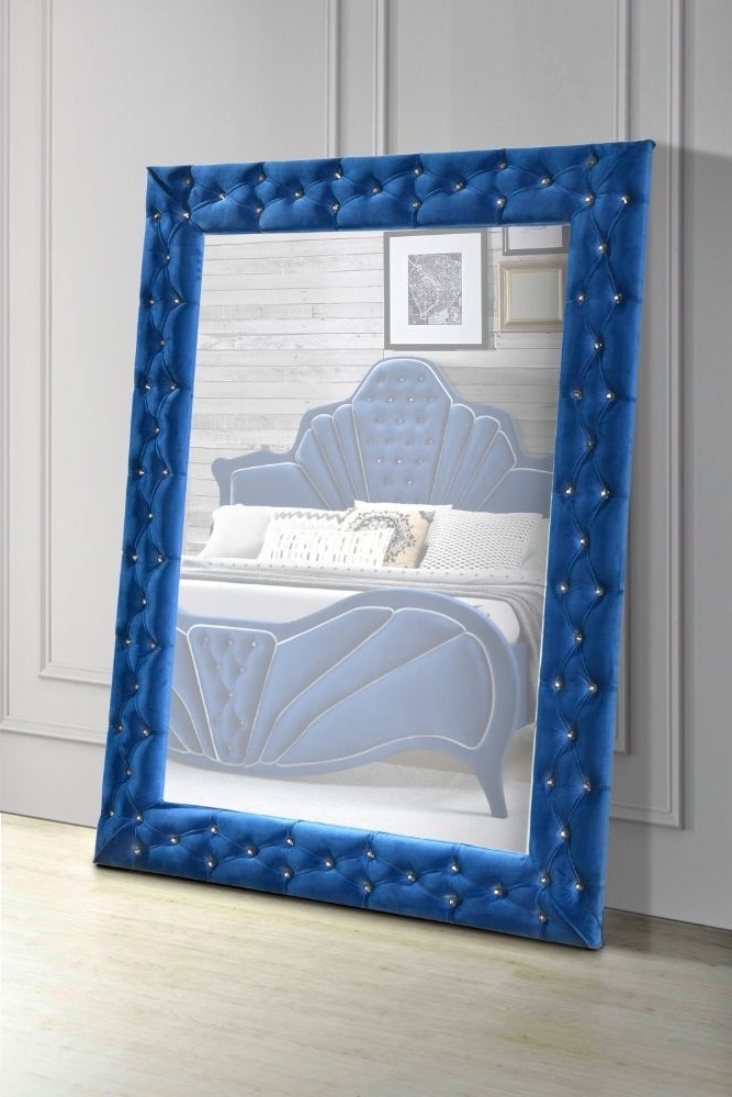 Dante Velvet/Wood Panel Bedroom Set