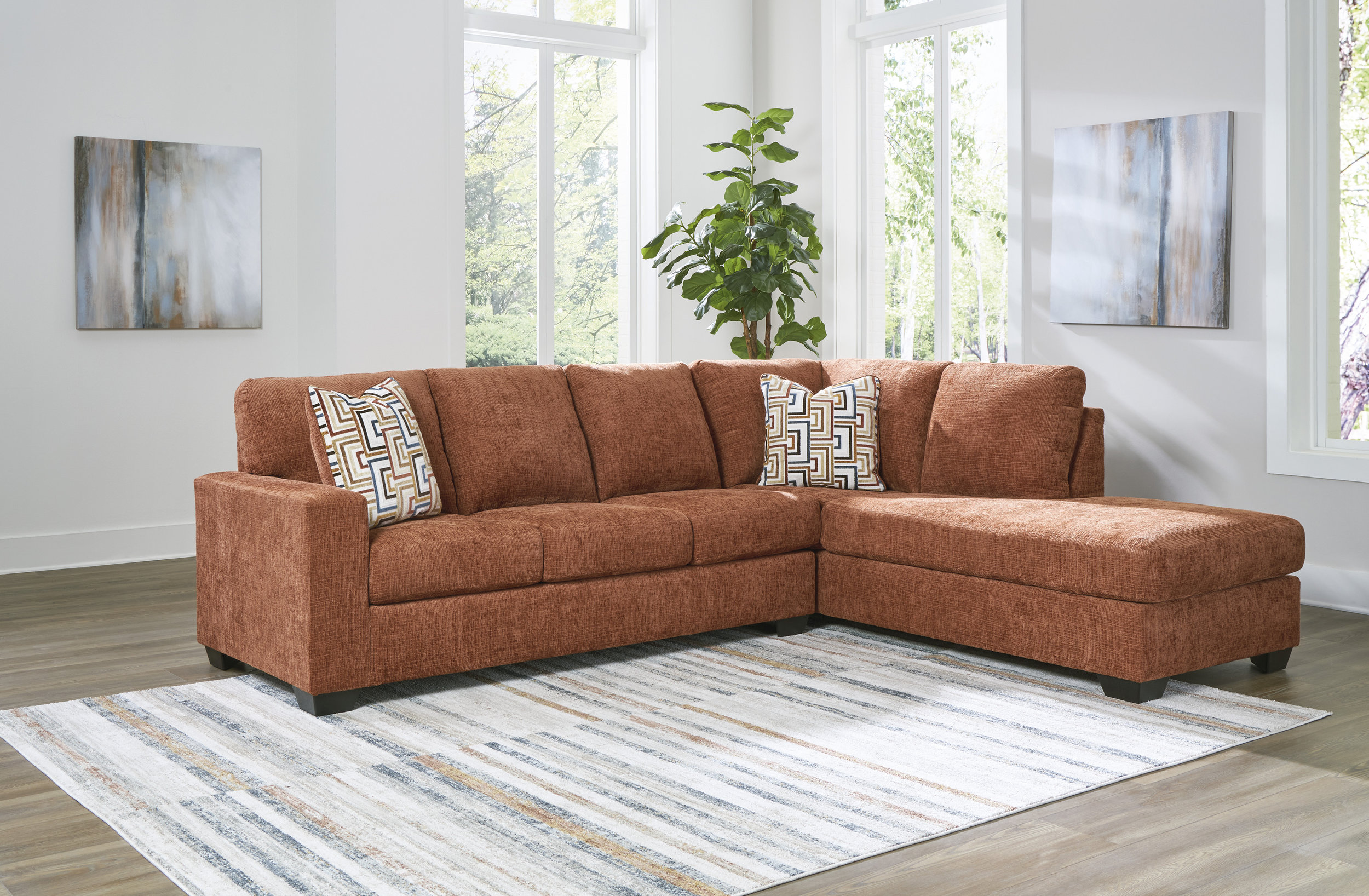 Aviemore Fabric Right 2-Piece Sectional w/Chaise