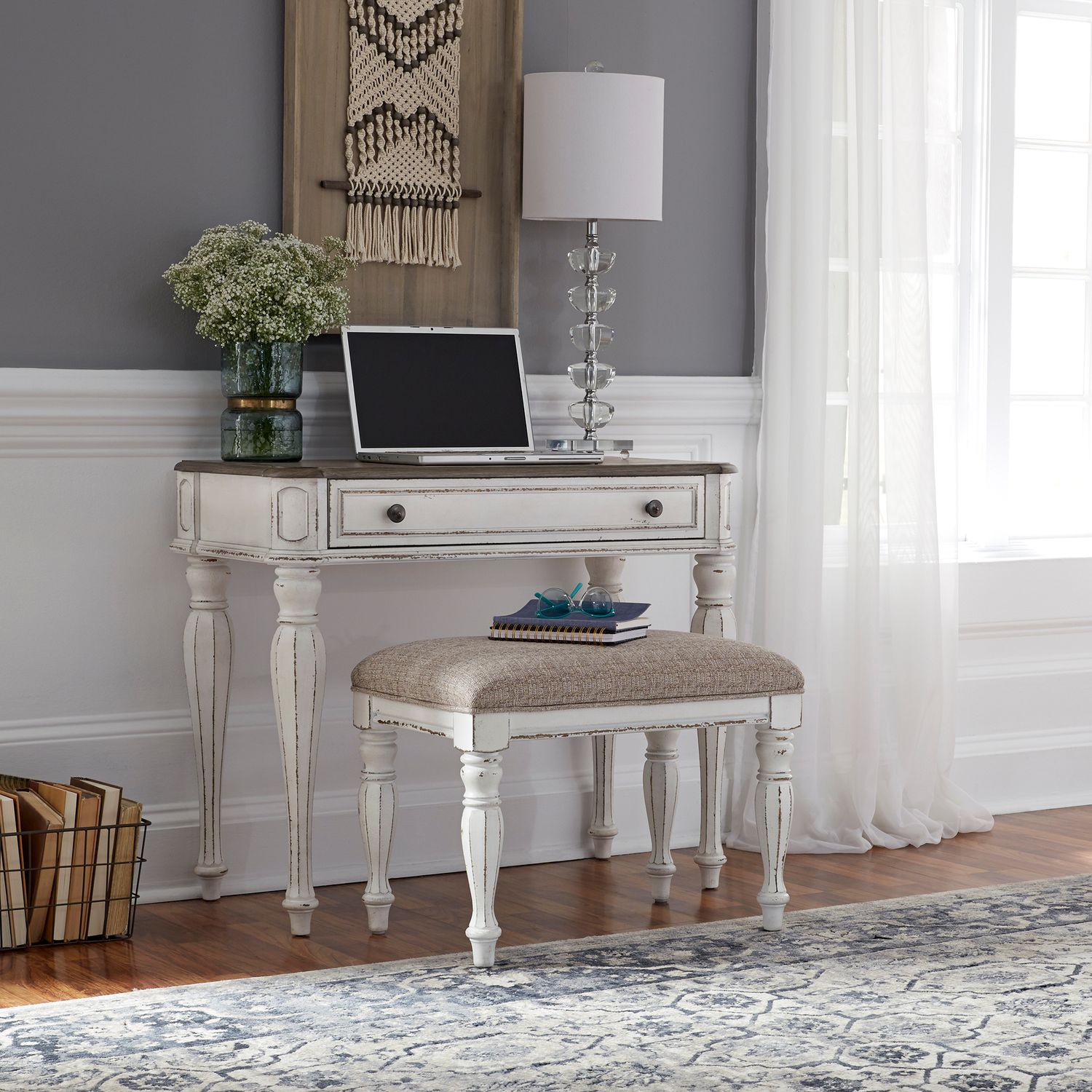 Magnolia Manor Round Cocktail Table Set | Liberty Furniture