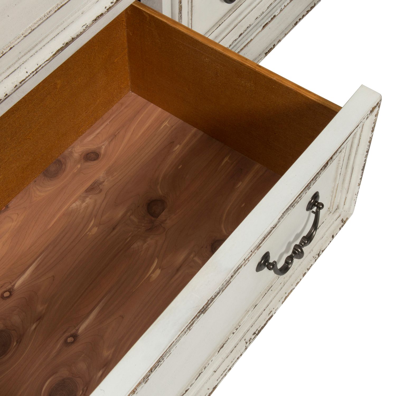 Magnolia Manor Antique White 7-Drawer Dresser | Liberty