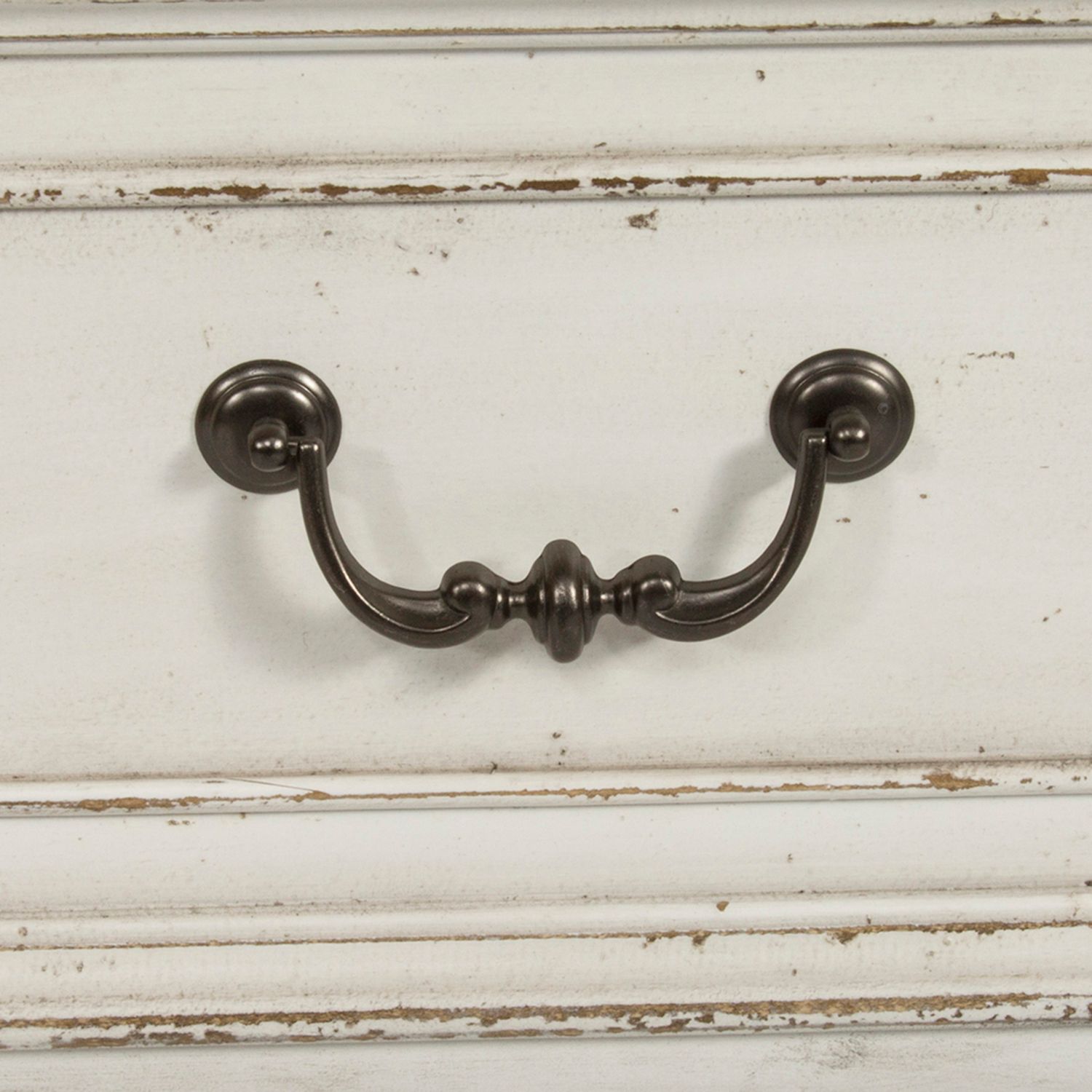 Magnolia Manor Antique White 7-Drawer Dresser | Liberty