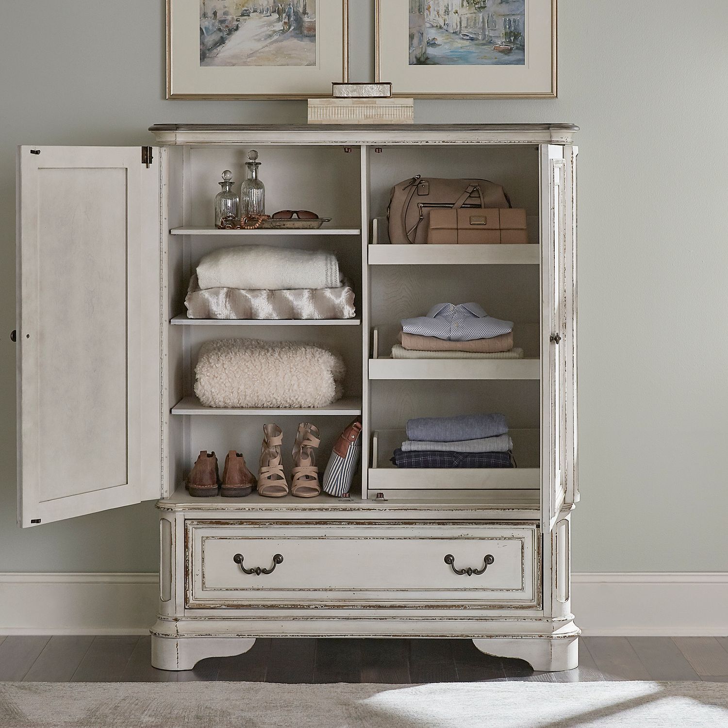 Magnolia Manor Antique White Upholstered Bedroom Set | Liberty