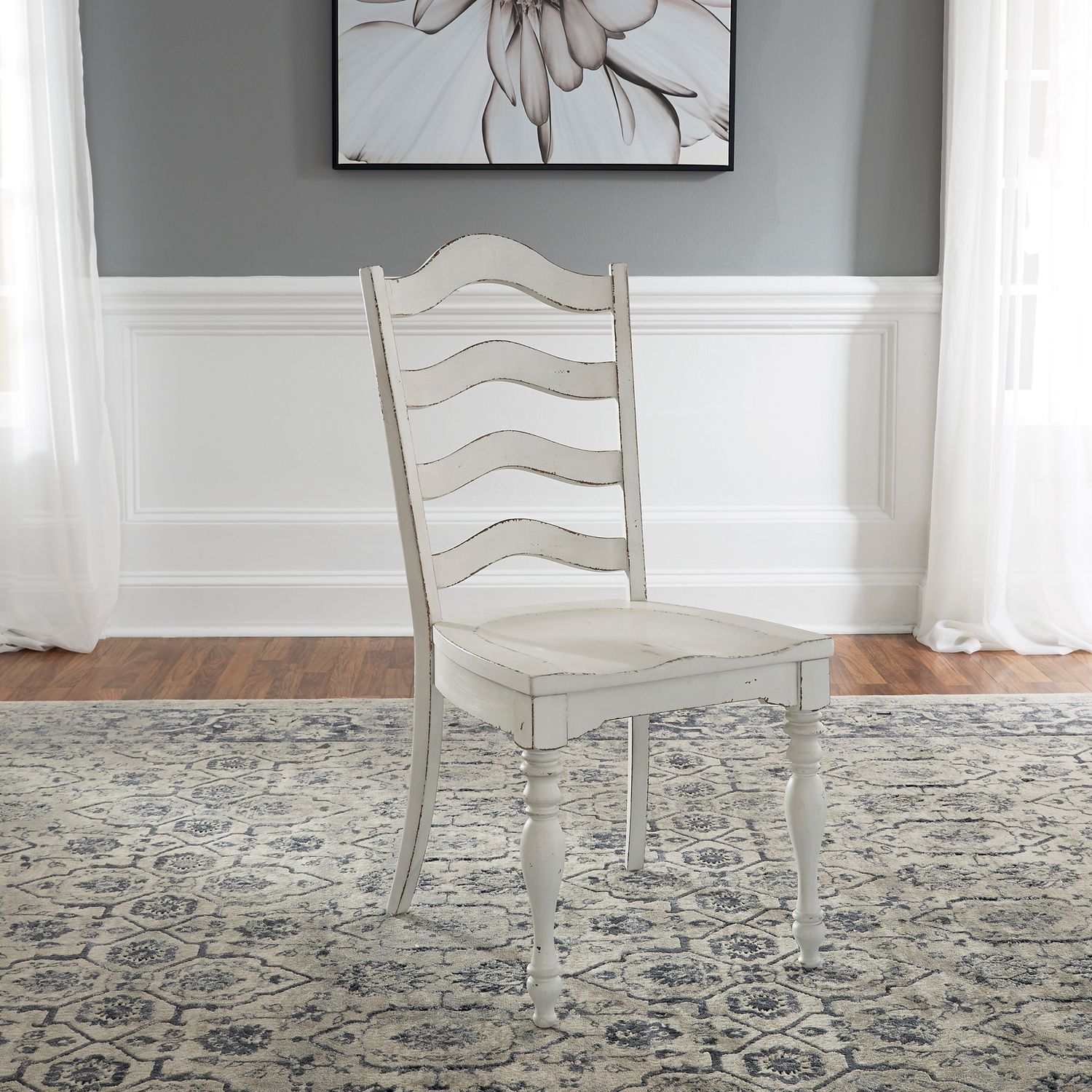 Magnolia Manor 90" Extendable Dining Set