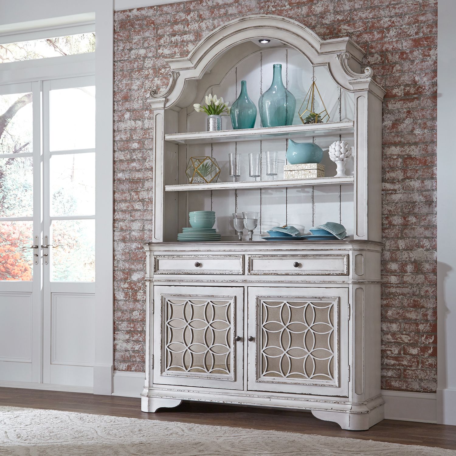 Magnolia Manor 90" Extendable Dining Set