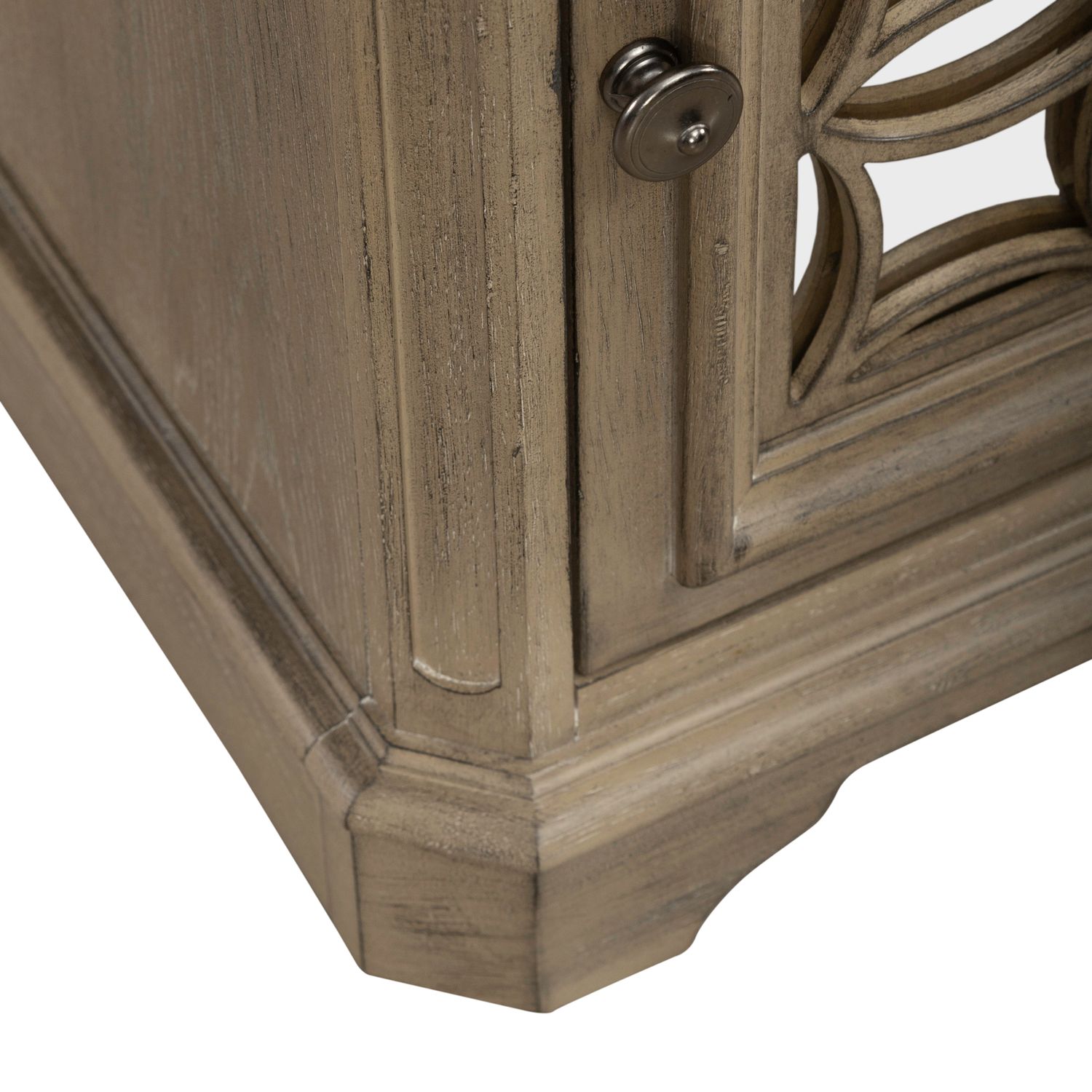 Magnolia Manor Round Cocktail Table Set | Liberty Furniture