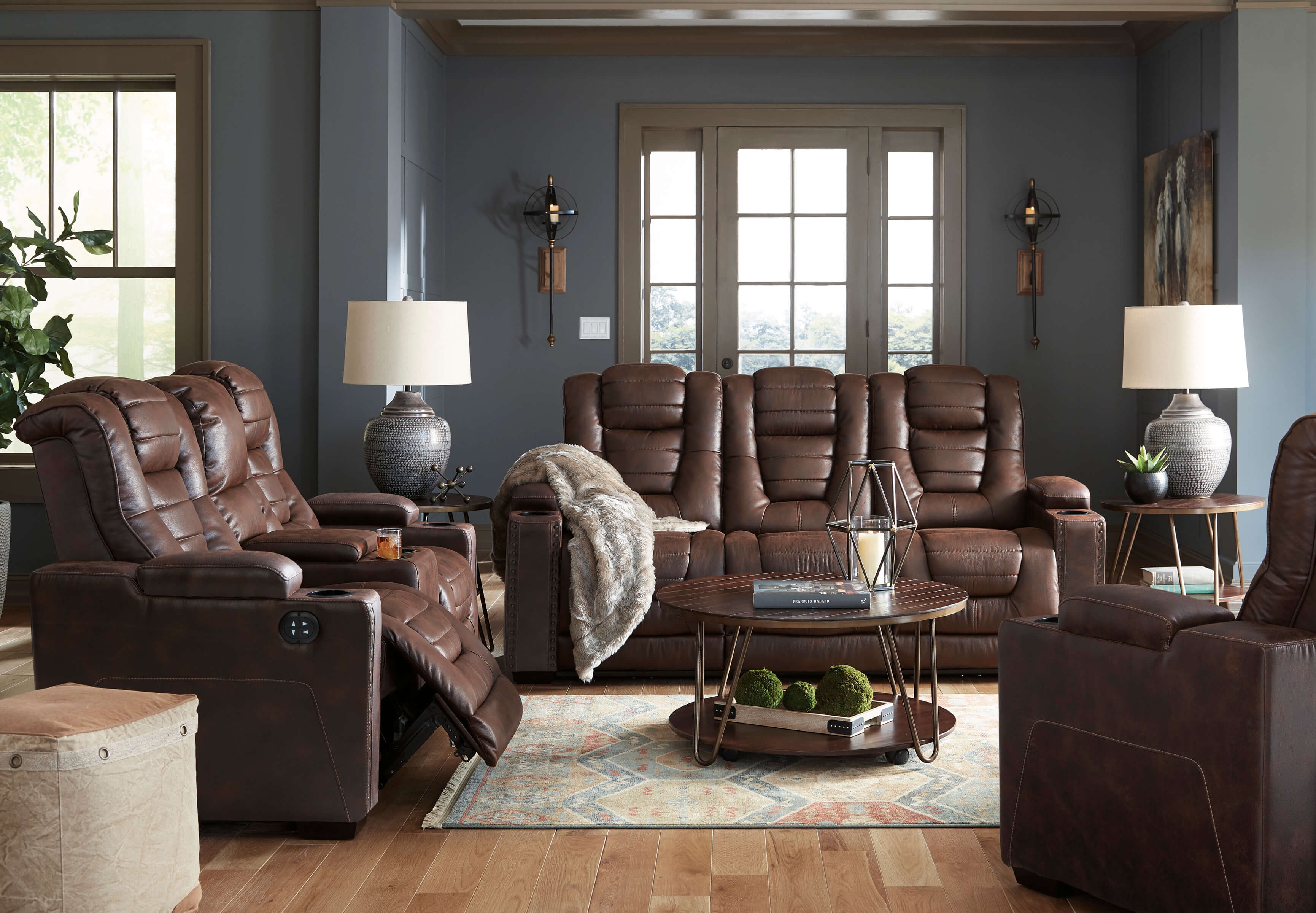Ashley Owner's Box Polyester Power Living Room Set