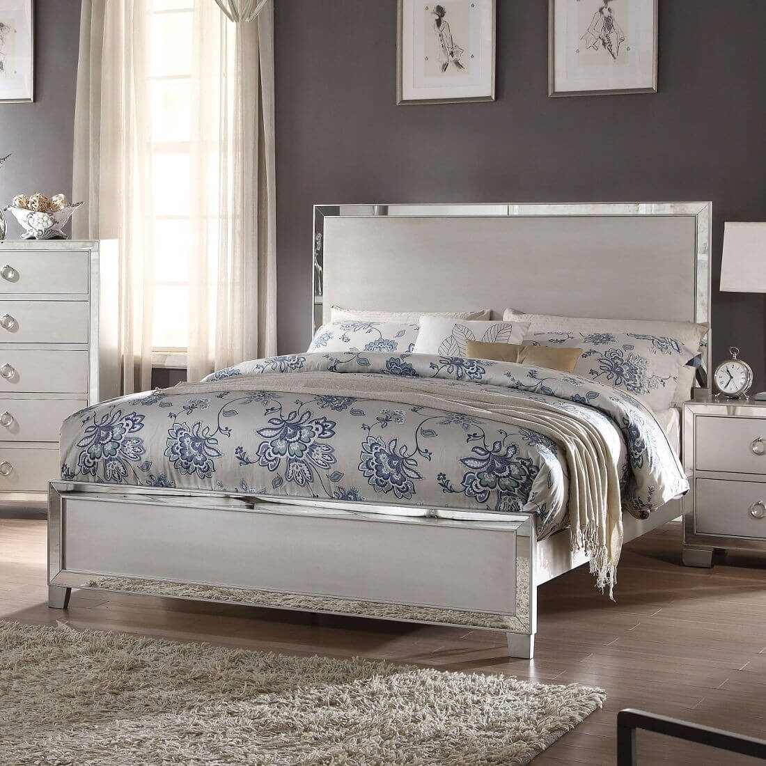 Voeville II Panel Bed, King Size
