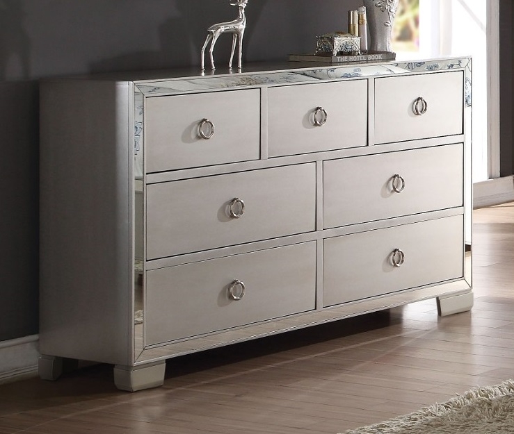 Voeville II Panel Bedroom Set
