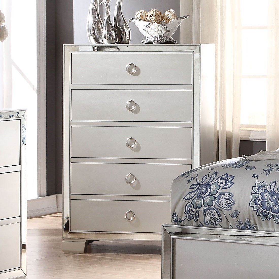 Voeville II Panel Bedroom Set
