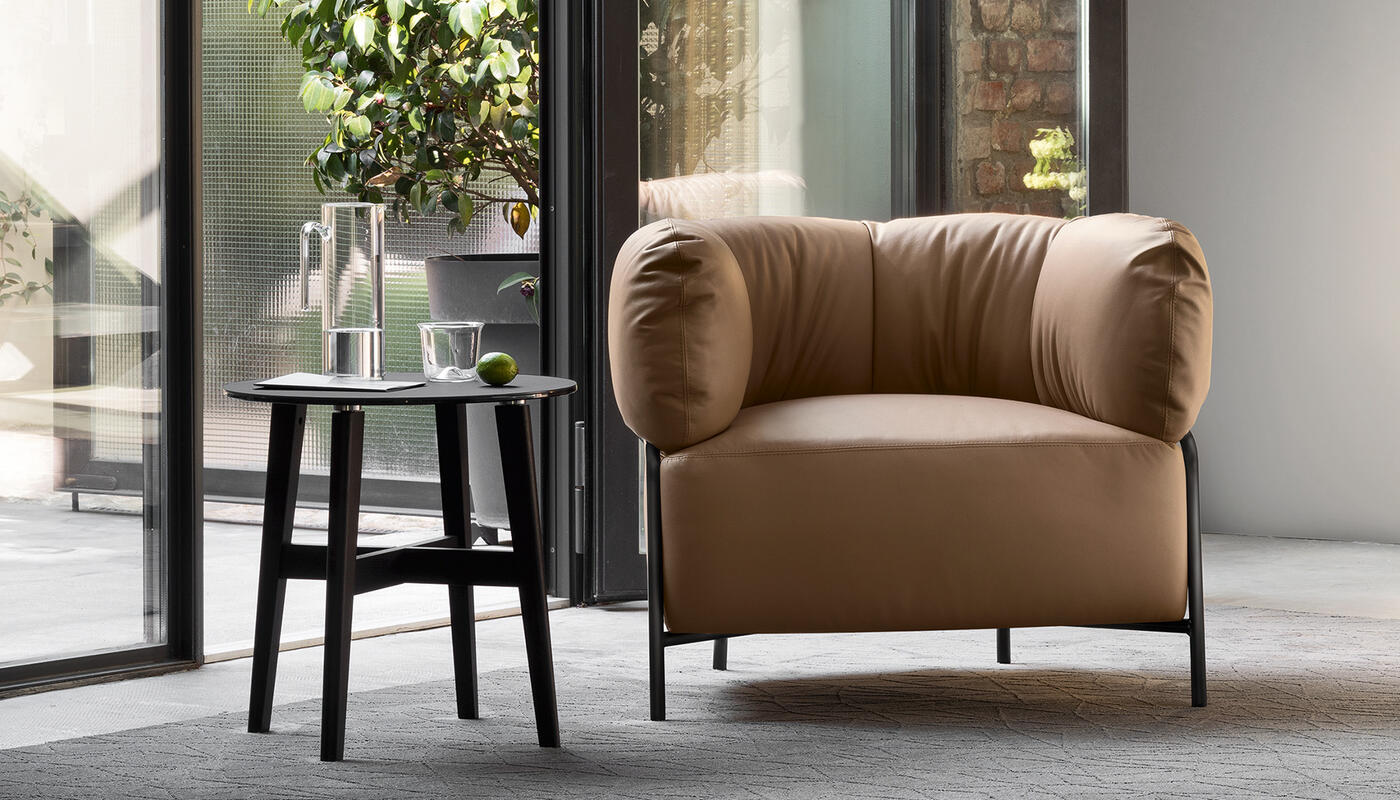 Quadrotta Fabric/Metal Customizable Upholstered Lounge Armchair