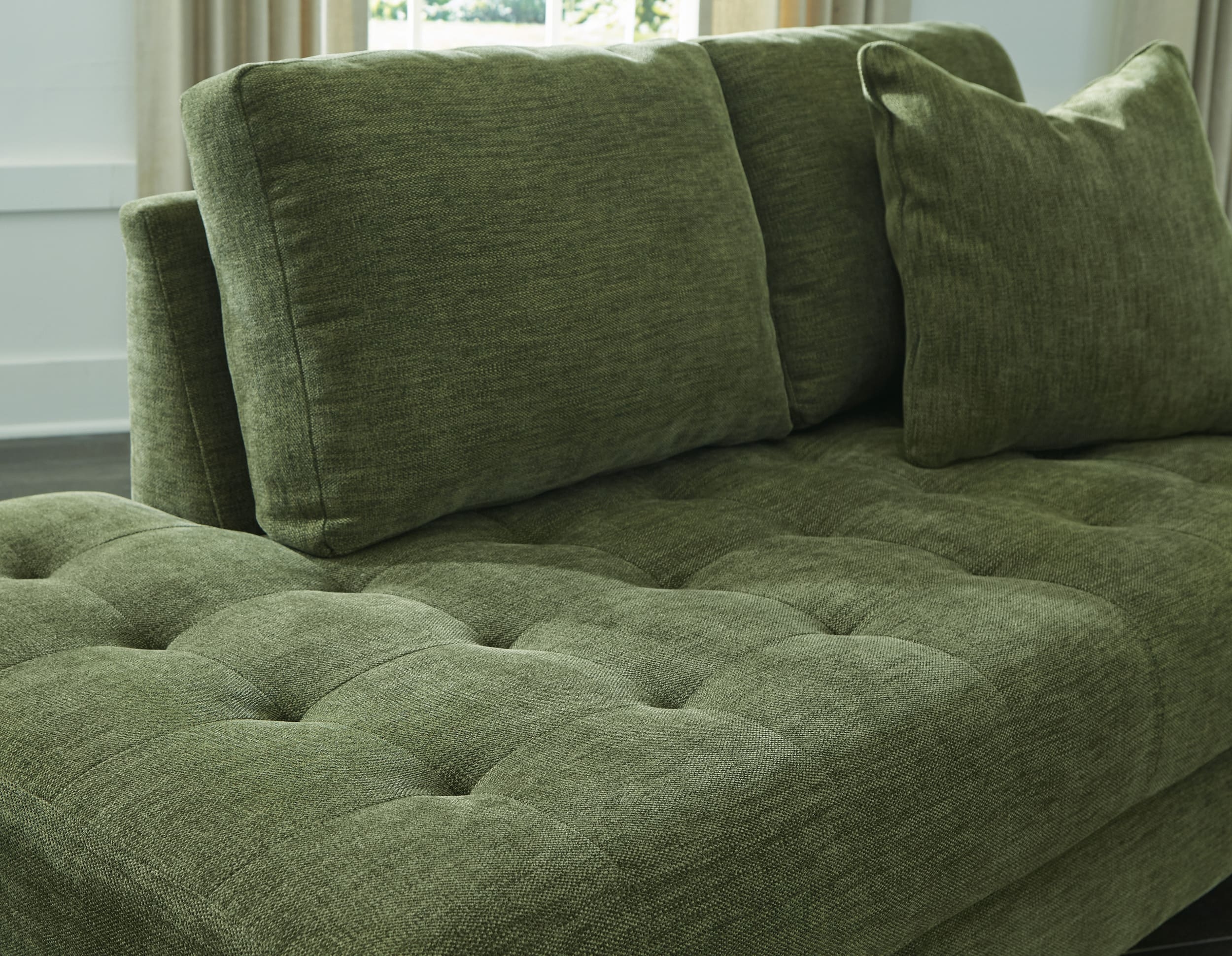 Bixler Polyester Right-Arm Facing Corner Chaise