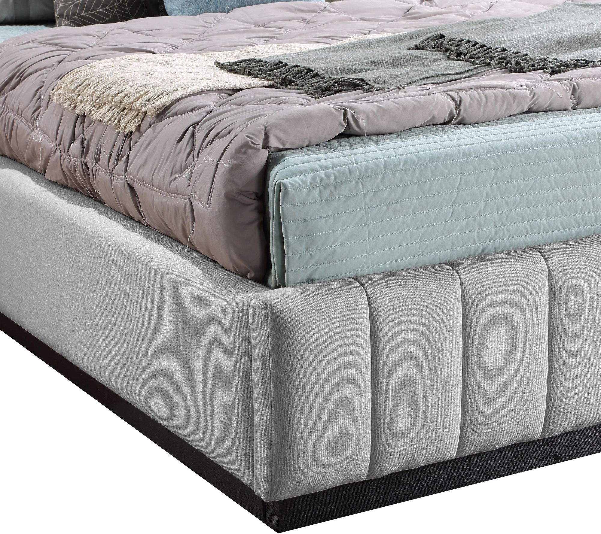 Lucia Linen Fabric Full Size Bed