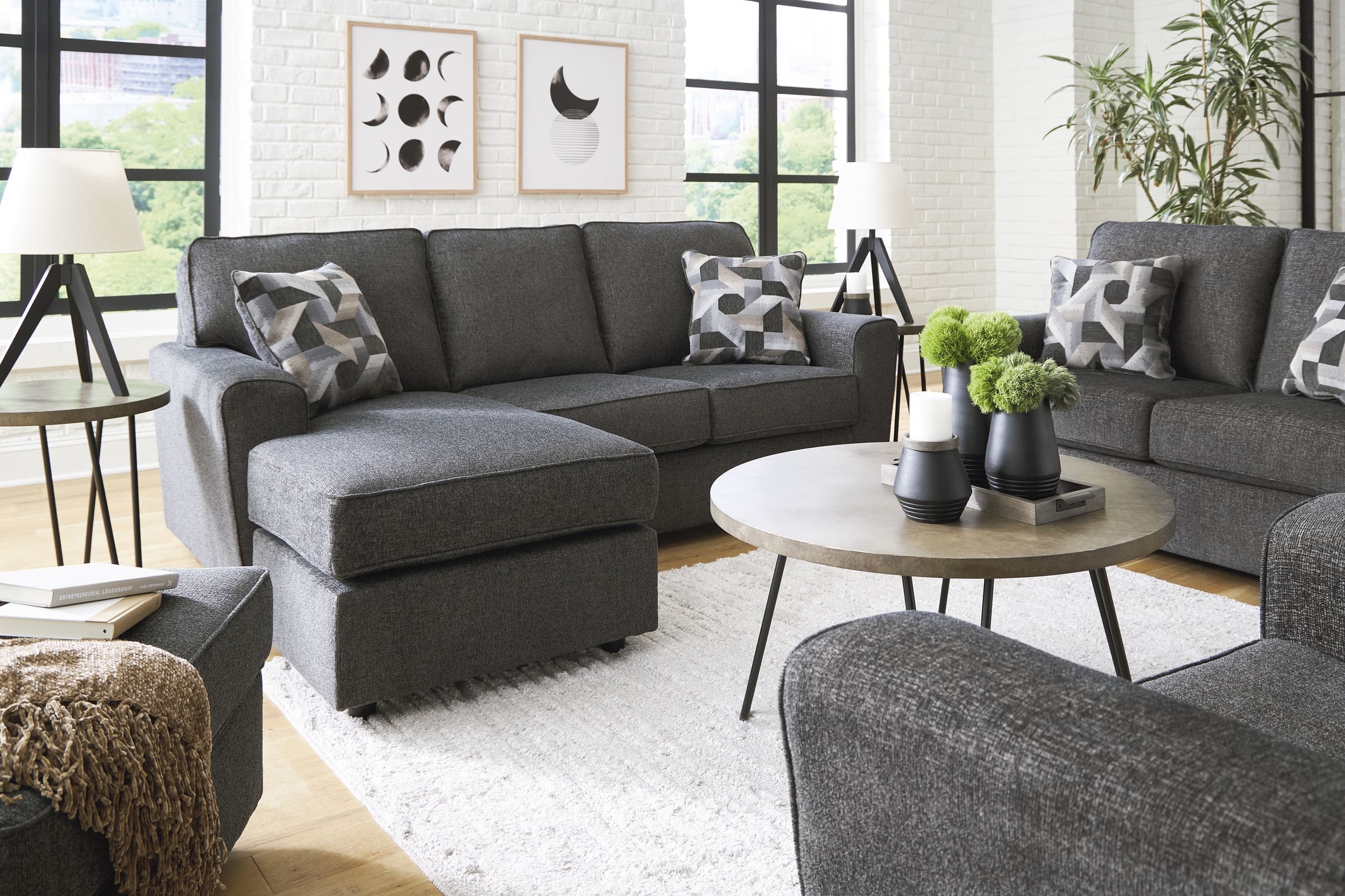 Cascilla Polyester L-Shaped Sectional Sofa w/Left Arm Chaise Facing