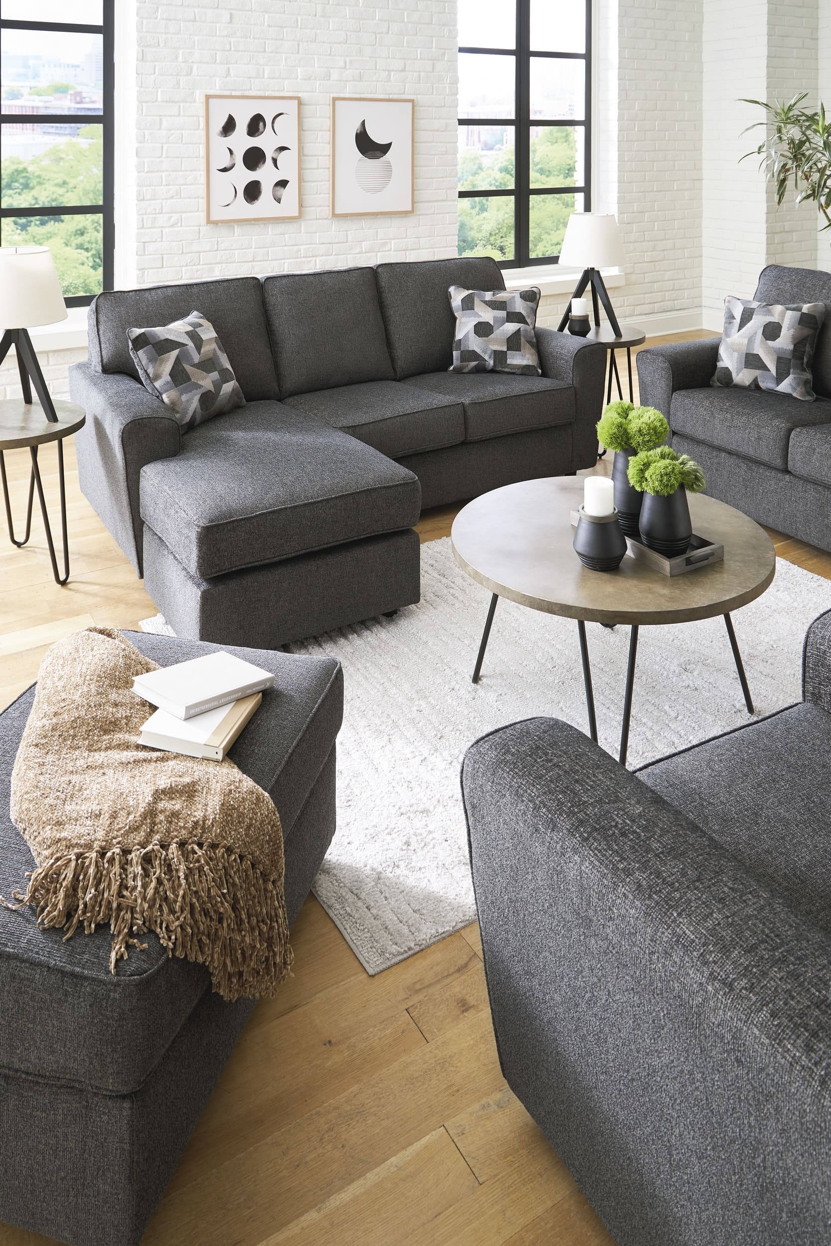 Cascilla Polyester L-Shaped Sectional Sofa w/Left Arm Chaise Facing