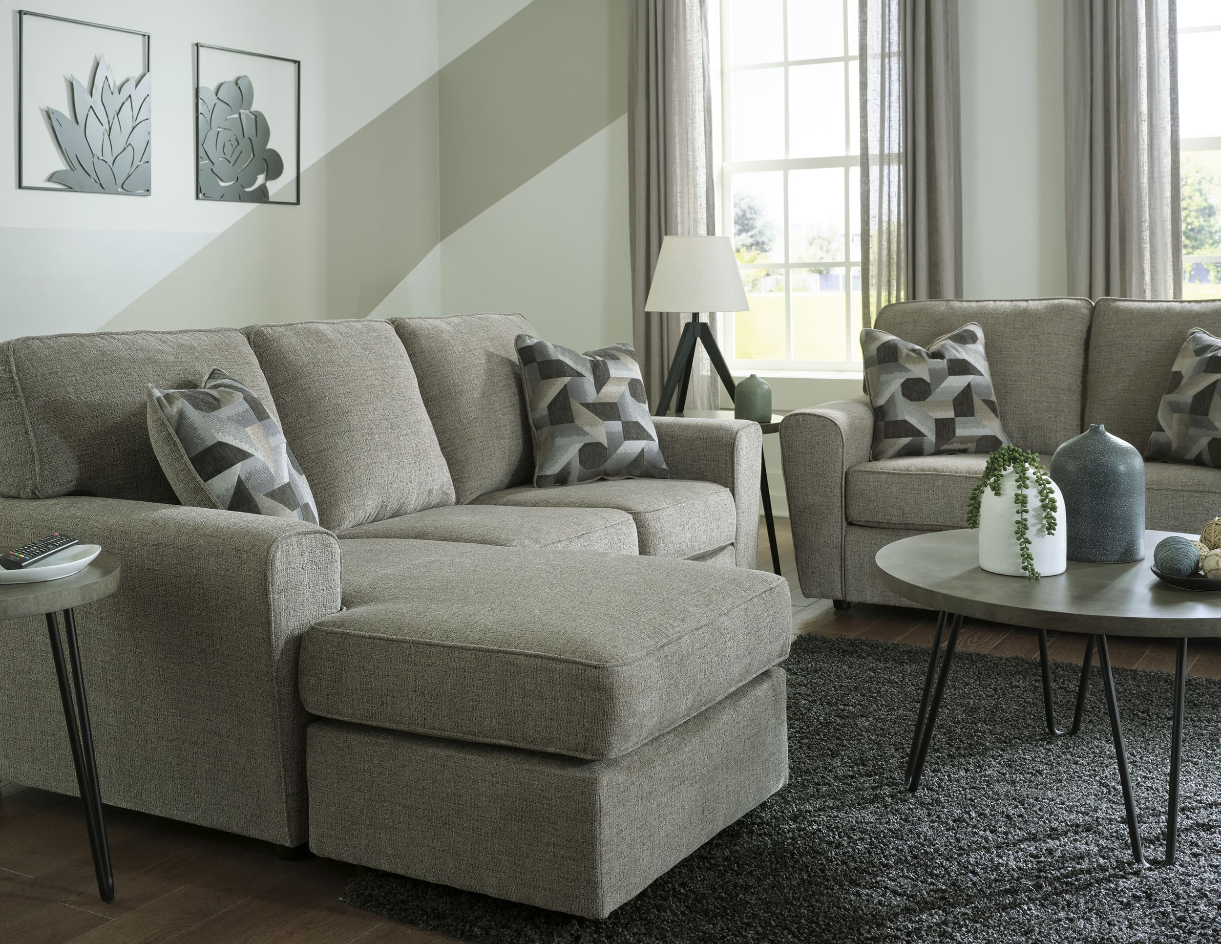 Cascilla Polyester L-Shaped Sectional Sofa w/Left Arm Chaise Facing