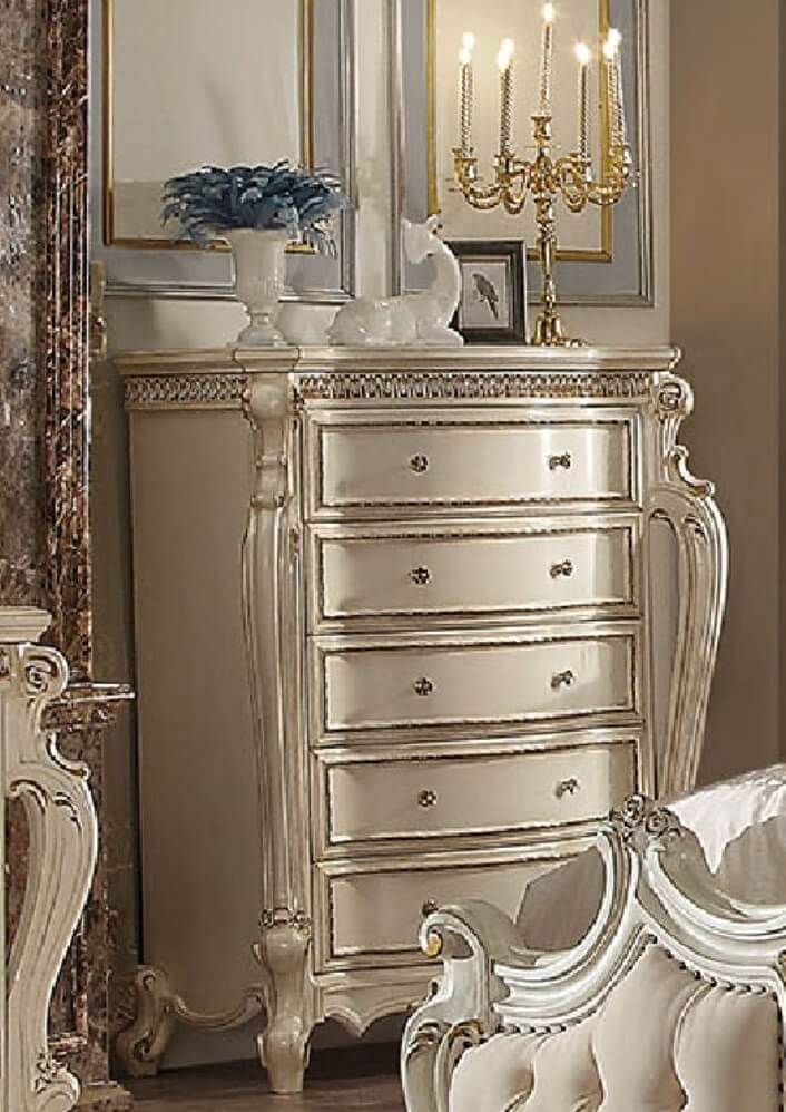 Picardy Chest