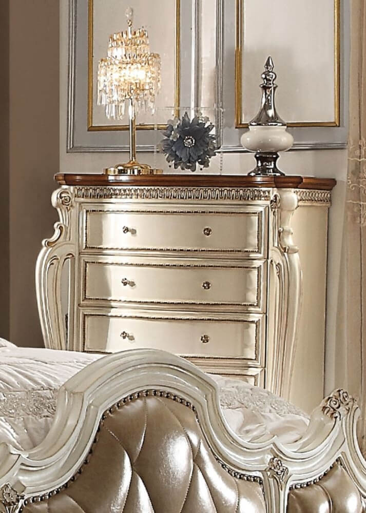 Picardy Chest