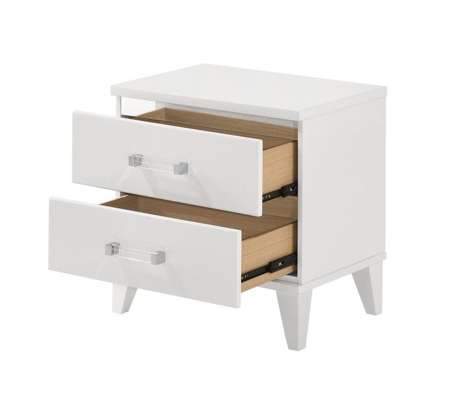 Chelsie Wood Nightstand w/2 Drawers