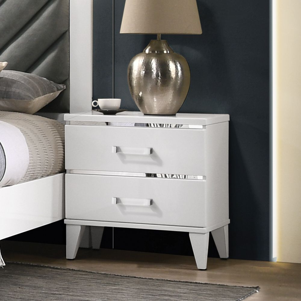Chelsie Wood Nightstand w/2 Drawers