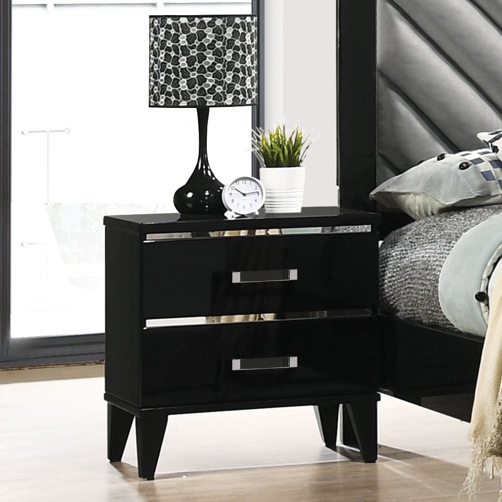 Chelsie Wood Nightstand w/2 Drawers