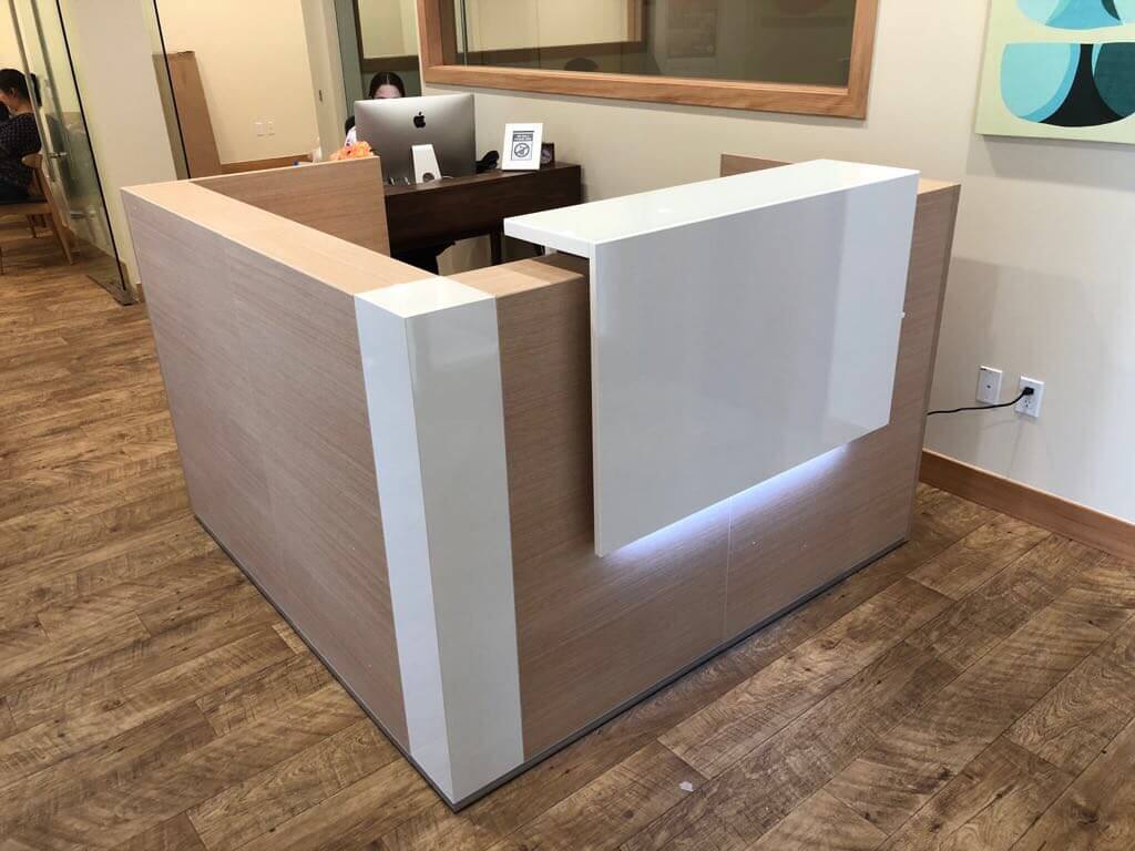 Tera Customizable Reception Desk