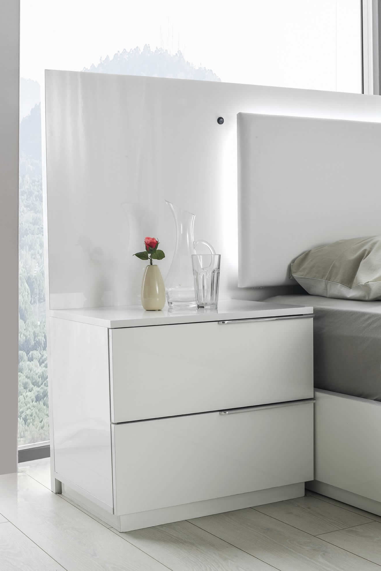 Warsaw Glossy Platform LED Bedroom Set