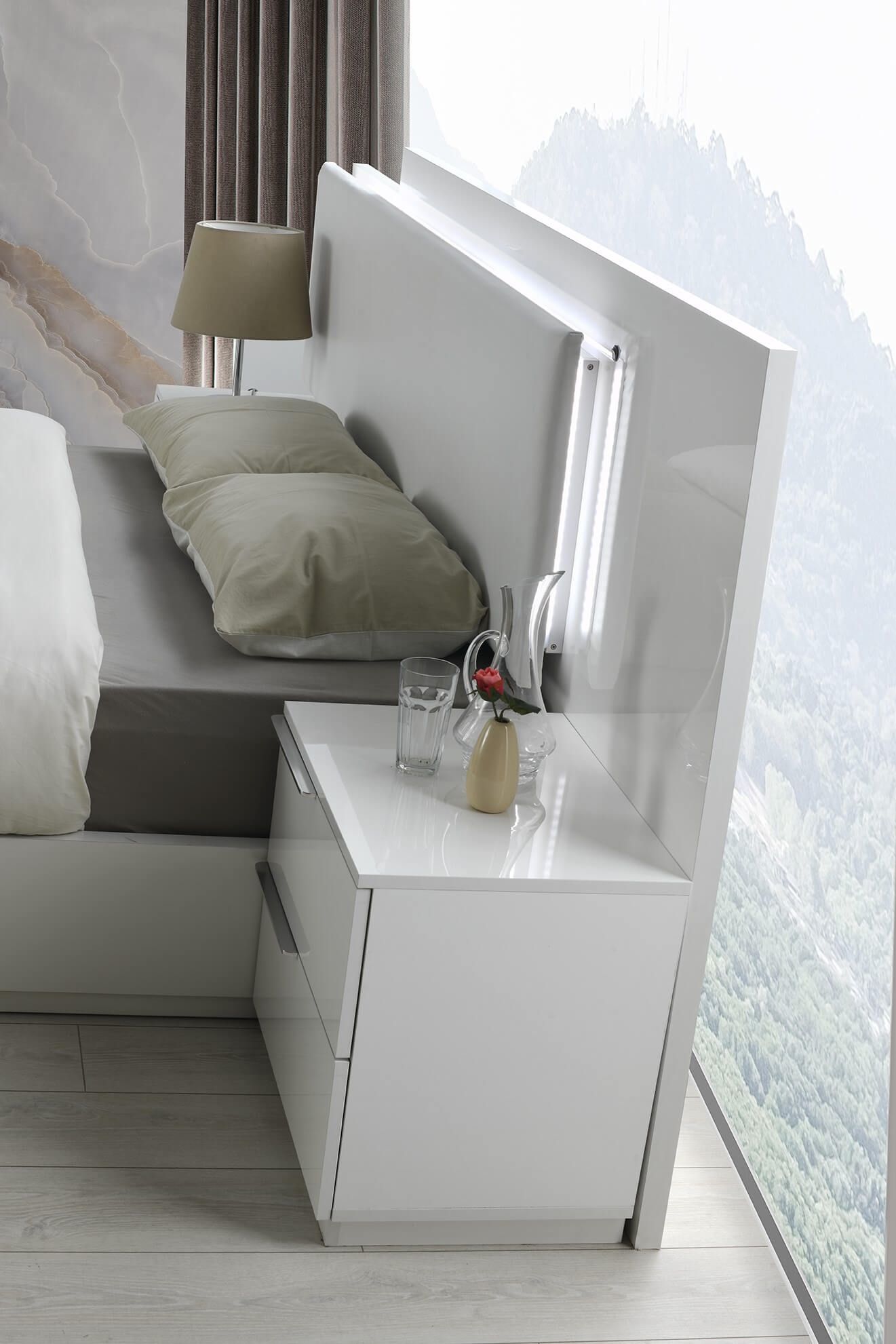 Warsaw Glossy Platform LED King Size Bed