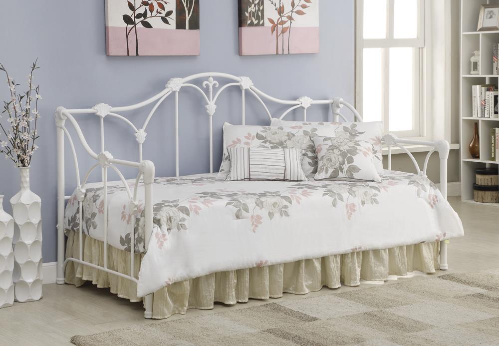 Halladay Twin Metal Daybed with Floral Frame