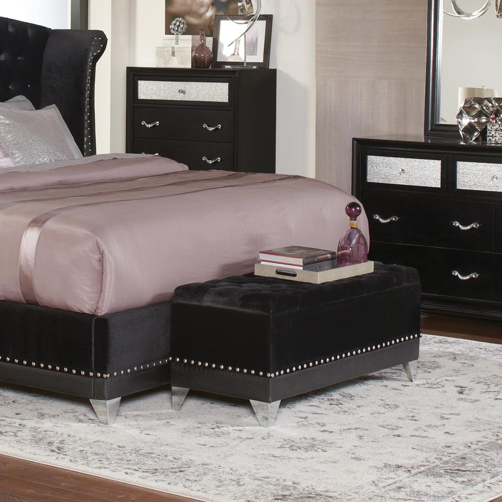 Barzini Tufted Rectangular Trunk w/Nailhead Black