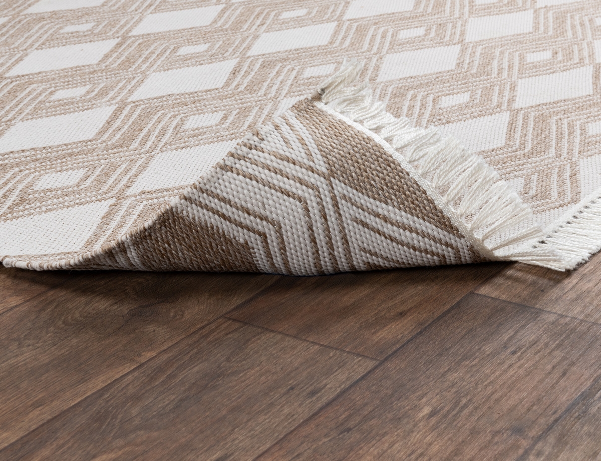 Banning Indoor/Outdoor Handwoven 5' x 8' Rug