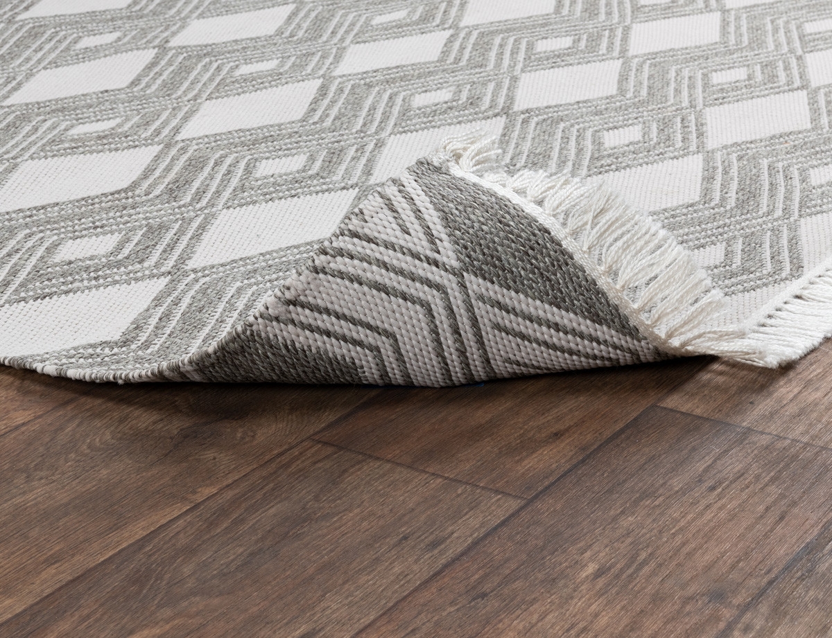 Banning Indoor/Outdoor Handwoven Rug