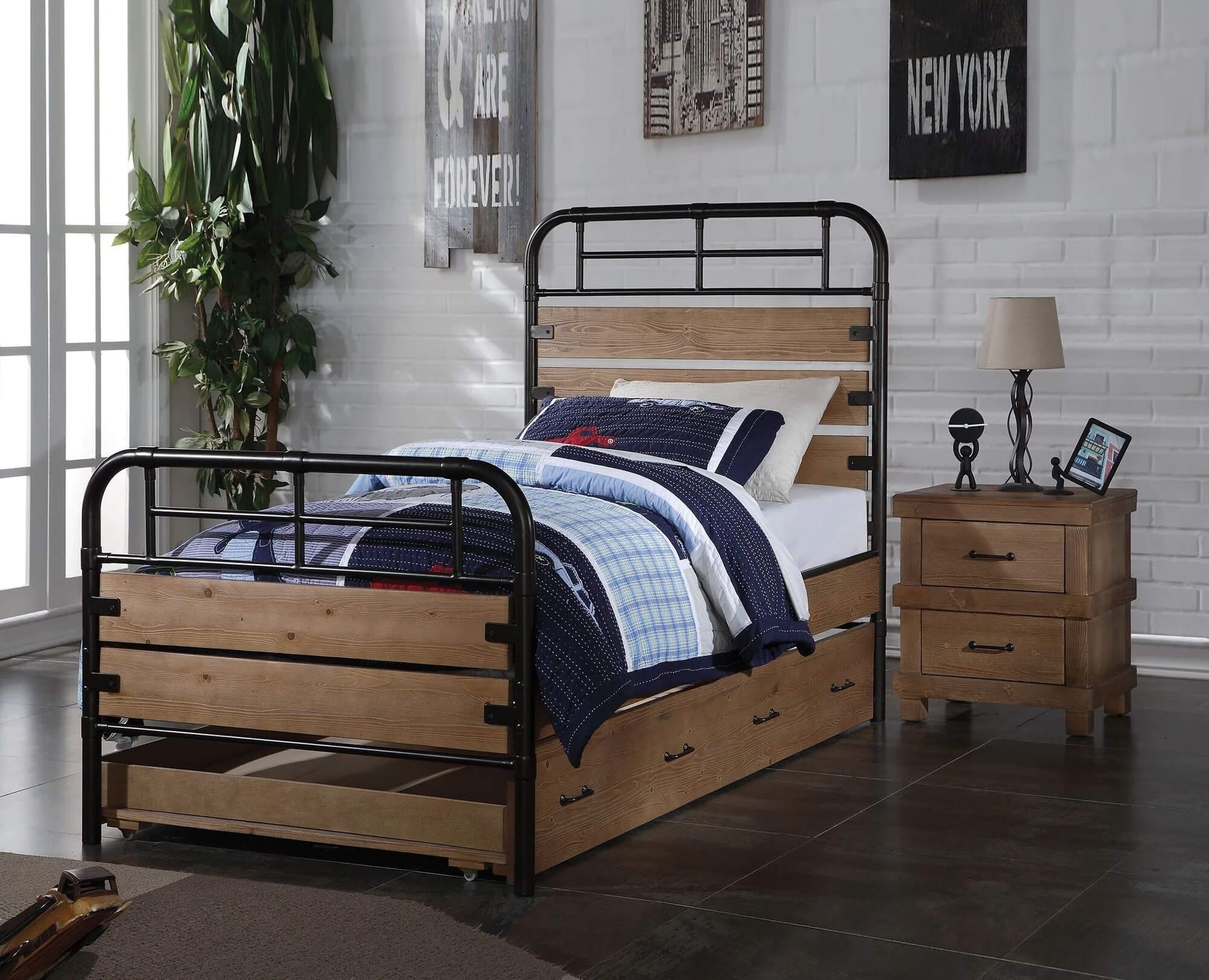 Adams Youth Wood/Metal Bed, Twin Size