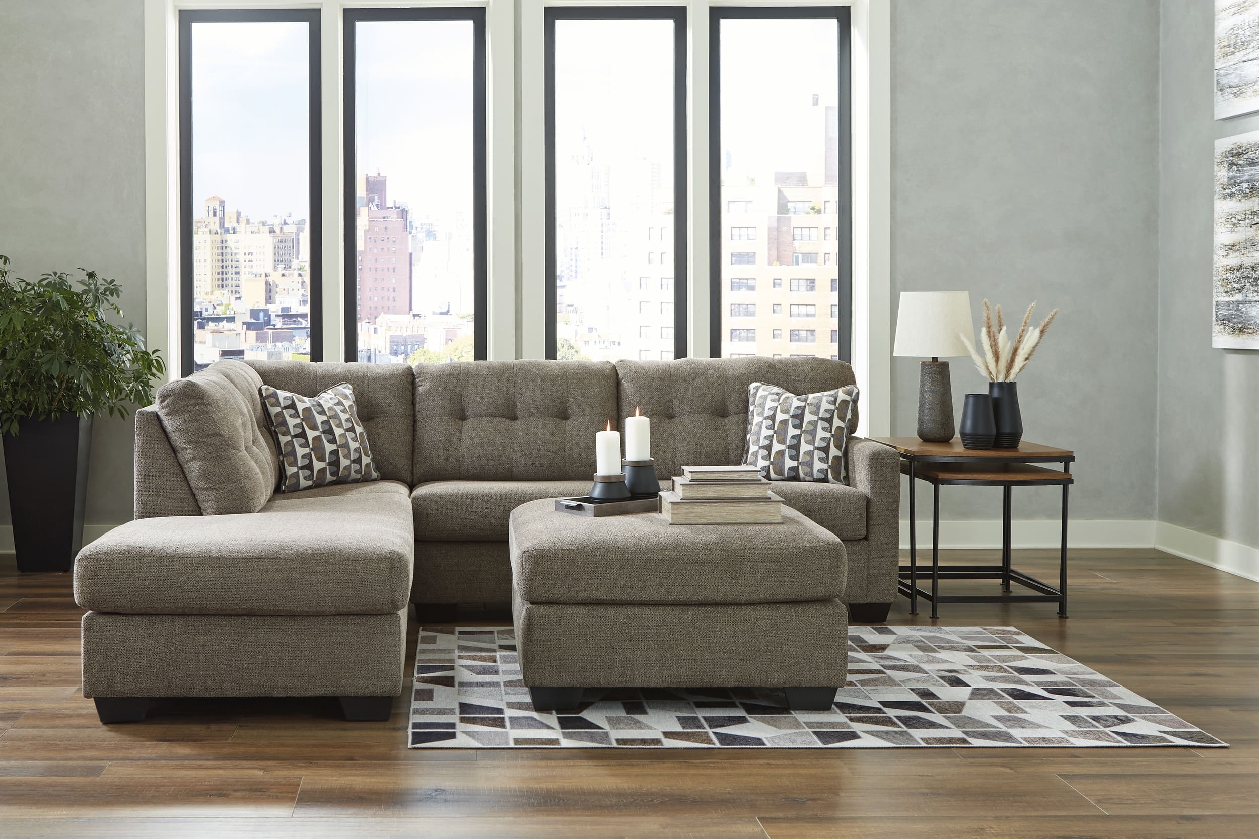 Ashley Mahoney Left Arm 2-Piece Sectional Sofa Chaise Set