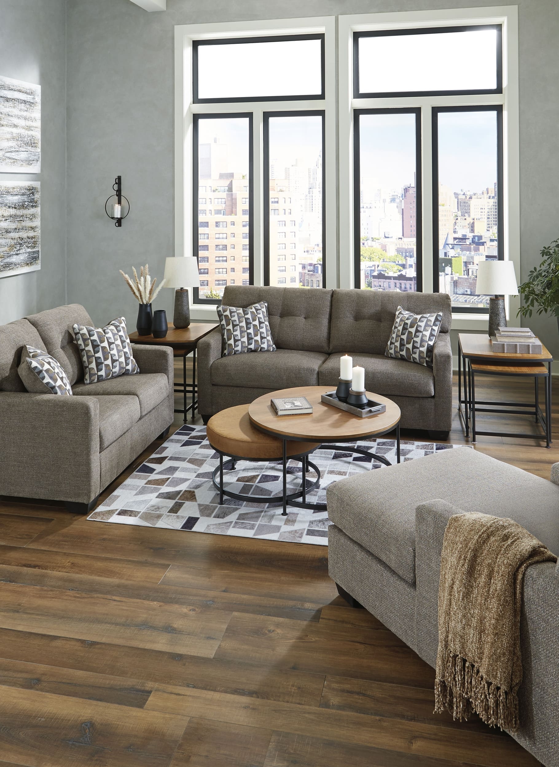 Mahoney Sofa/Loveseat - Chocolate
