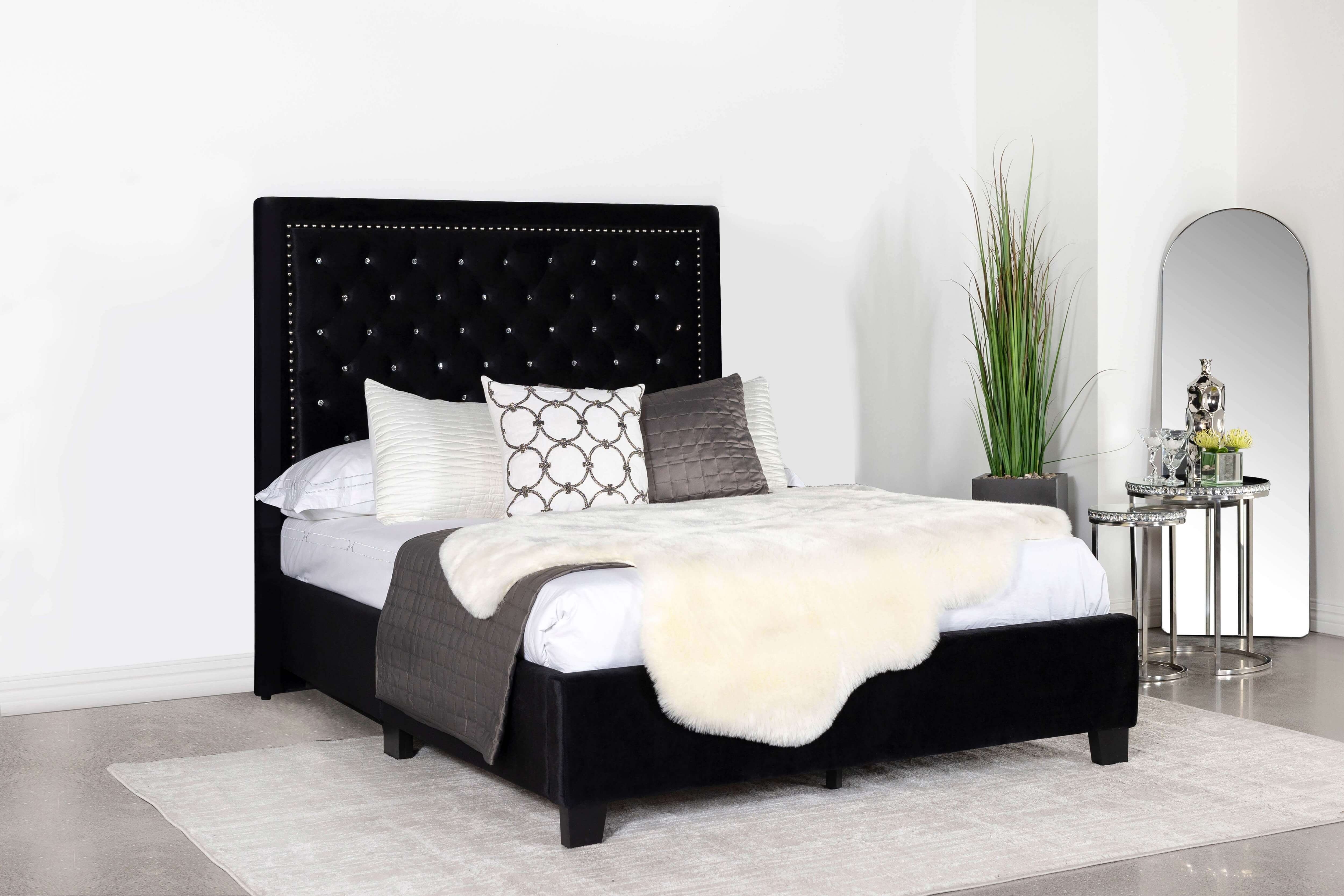 Hailey Velvet Upholstered Tufted Platform Bed, Eastern King Size
