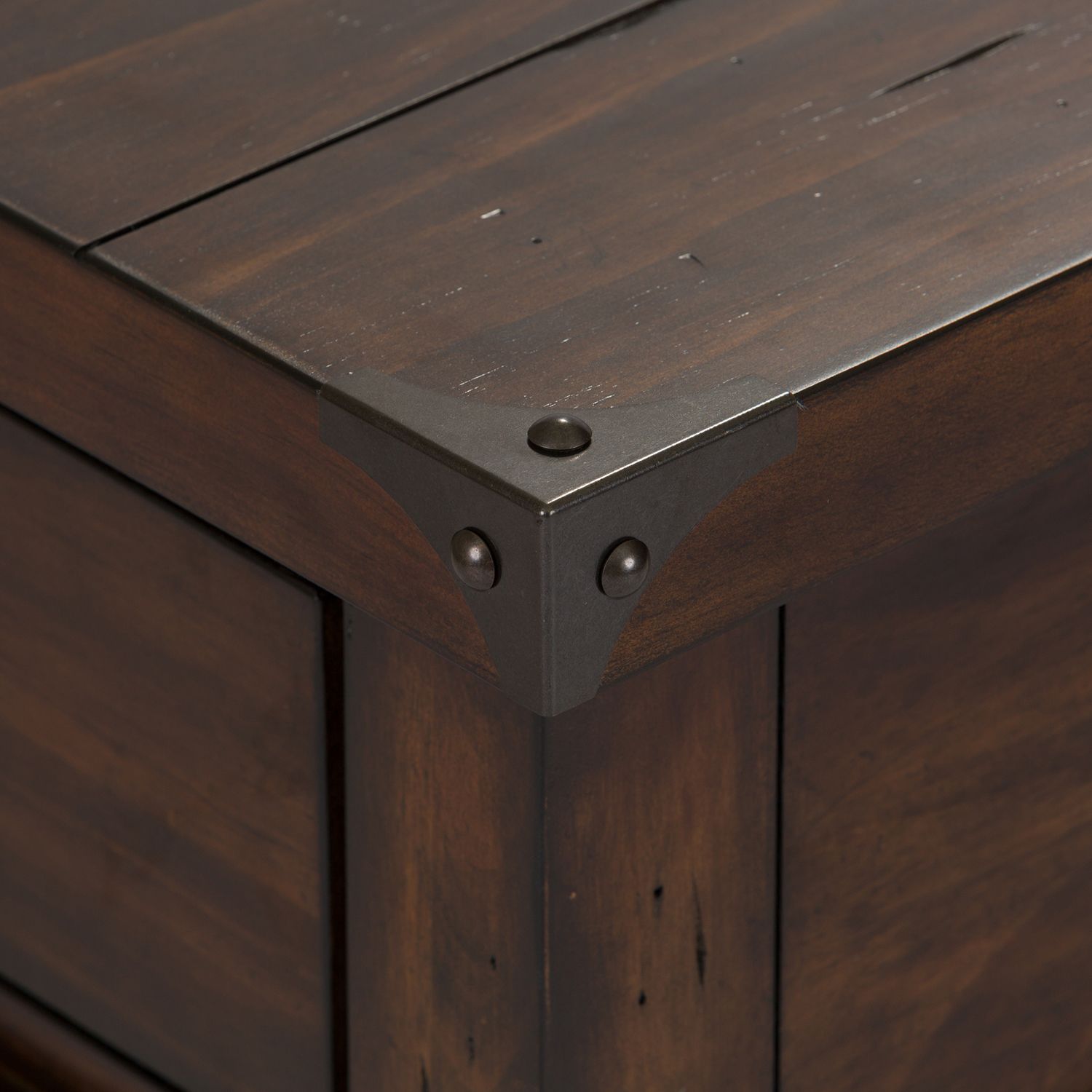 Aspen Skies Wood Storage Cocktail Set | Russet Brown