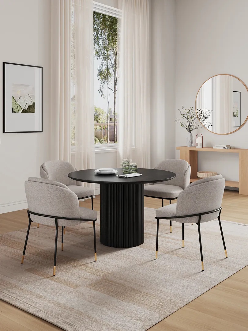 Hathaway 47.24-inch Solid Wood Round Dining Room Set w/Flor Chairs