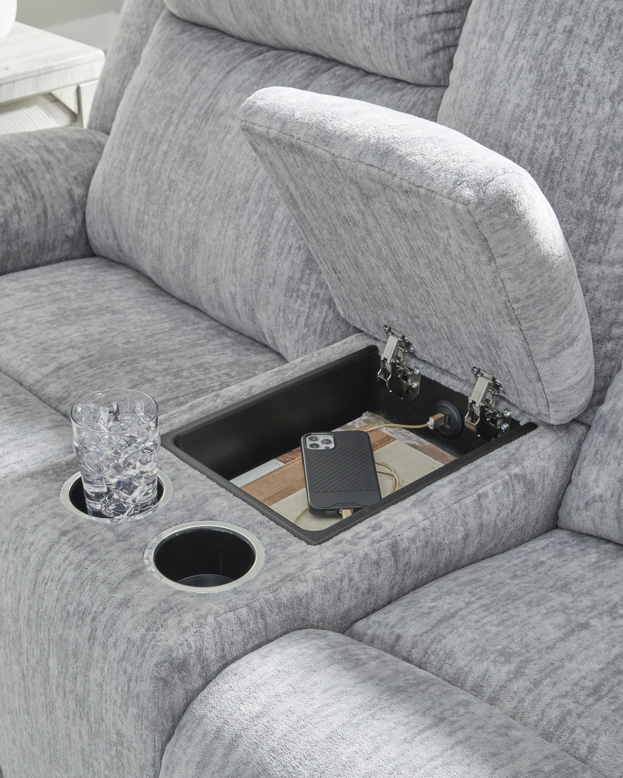 Buntington Polyester Reclining Loveseat w/Console