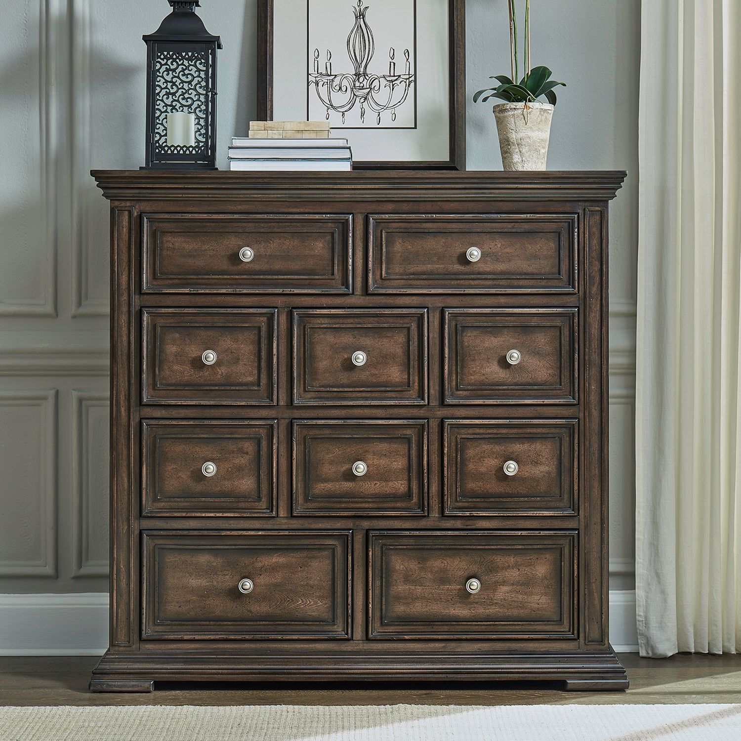 Big Valley 10-Drawer Wood Chesser | Grand Bedroom Storage